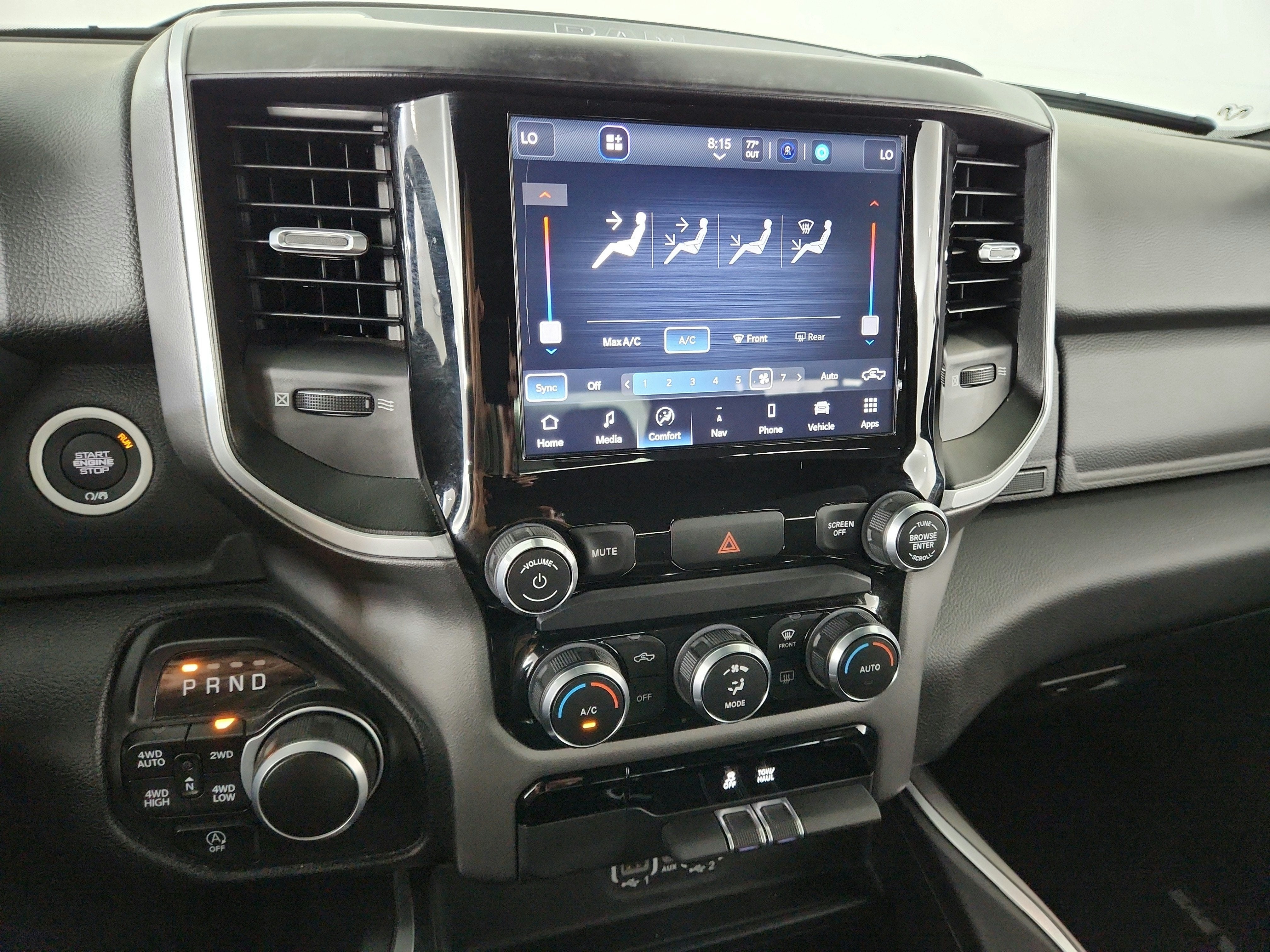 2022 RAM 1500 Big Horn Crew Cab 4x4 5'7' Box