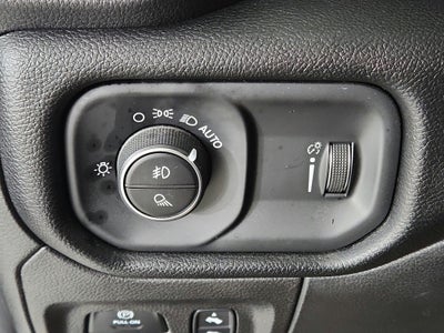2022 RAM 1500 Big Horn Crew Cab 4x4 5'7' Box