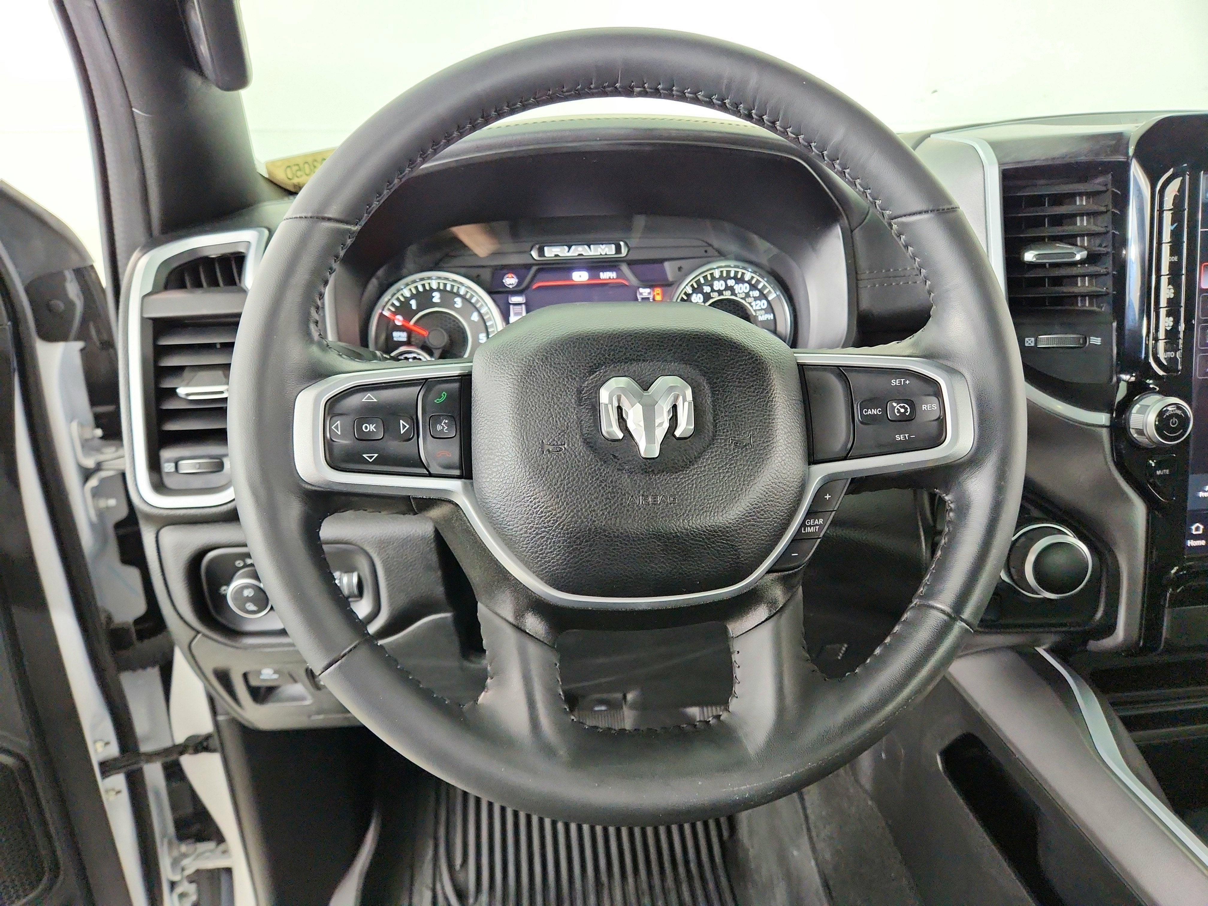 2023 RAM 1500 Big Horn Crew Cab 4x4 5'7' Box