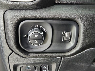 2023 RAM 1500 Big Horn Crew Cab 4x4 5'7' Box