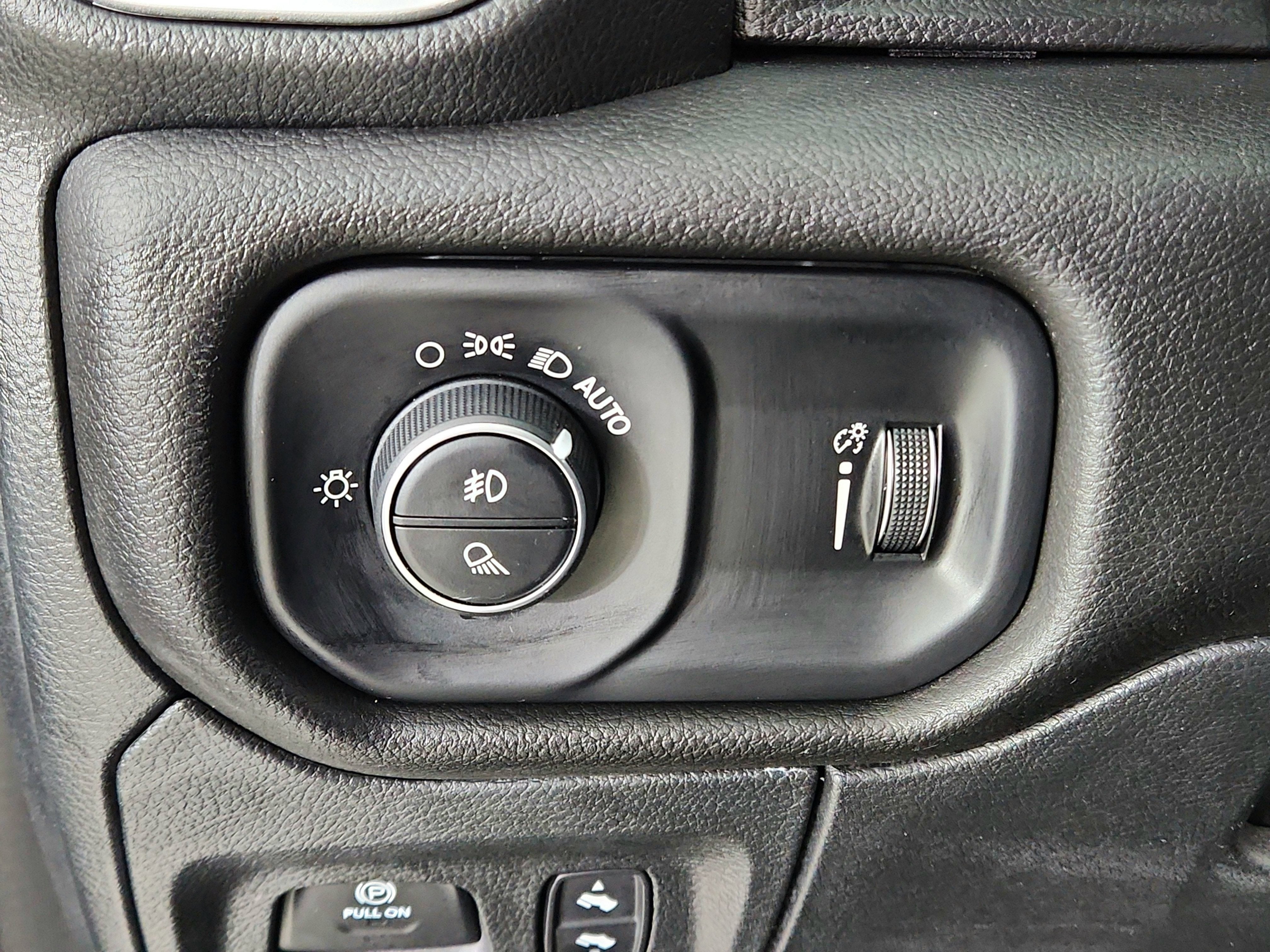 2023 RAM 1500 Big Horn Crew Cab 4x4 5'7' Box