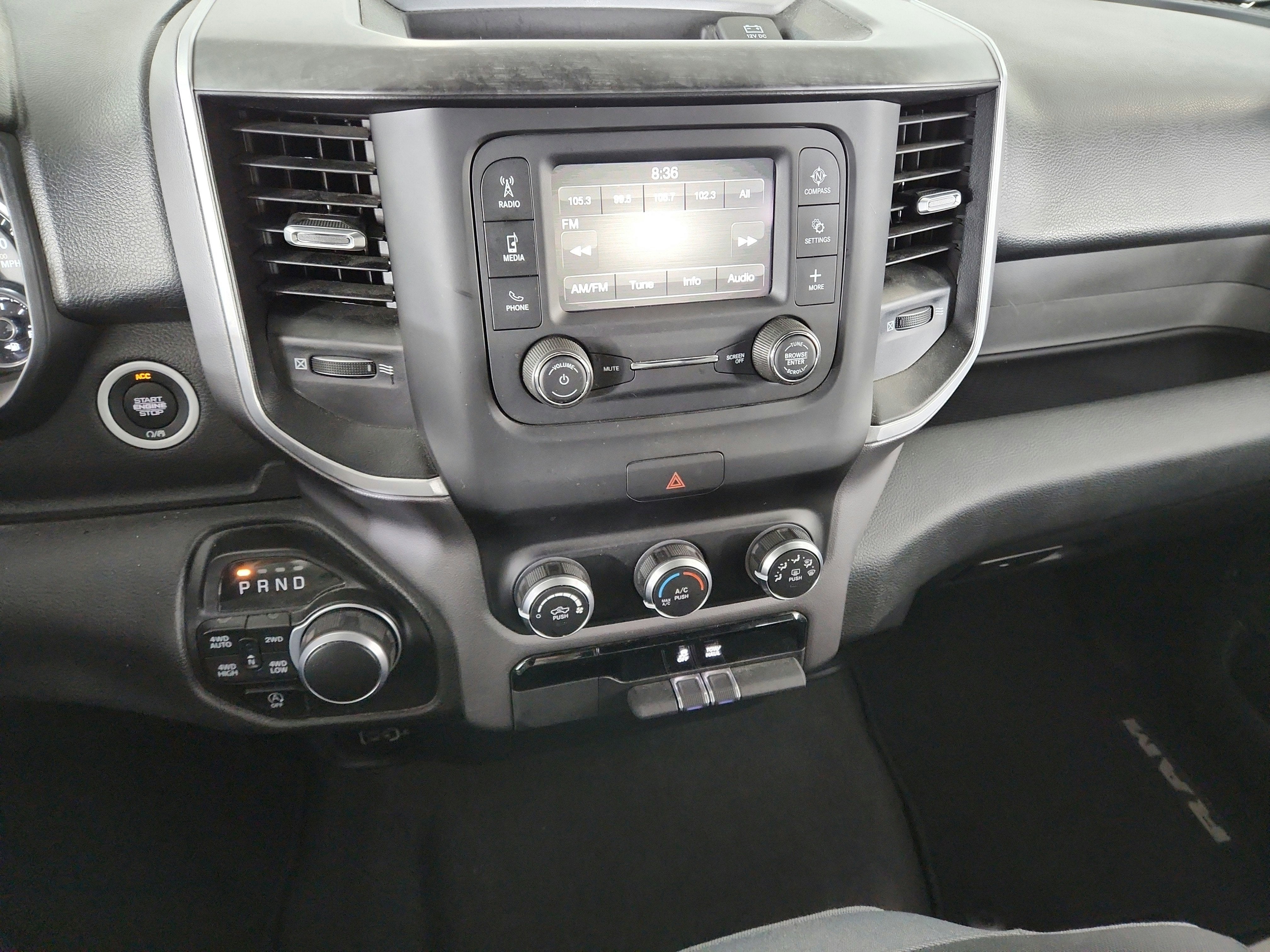 2022 RAM 1500 Big Horn Crew Cab 4x4 5'7' Box