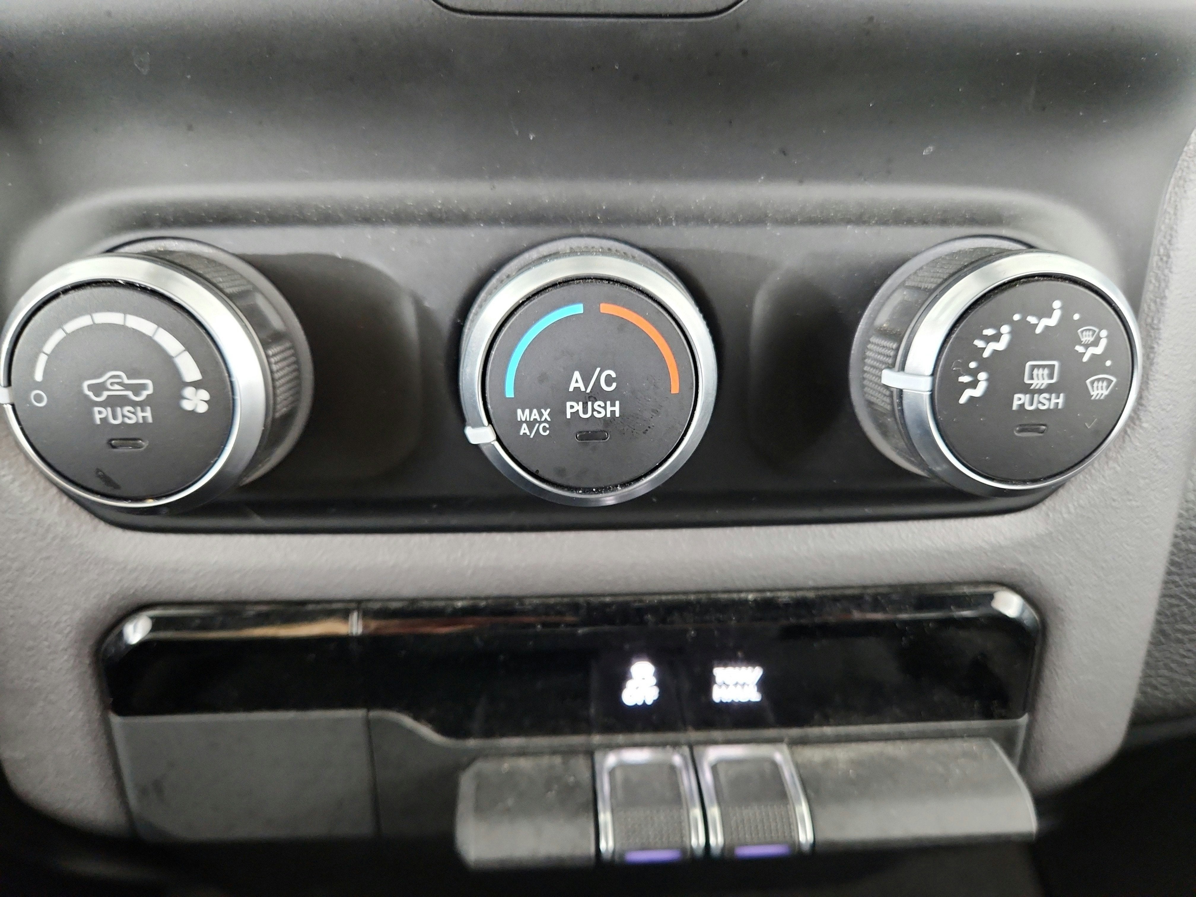 2022 RAM 1500 Big Horn Crew Cab 4x4 5'7' Box