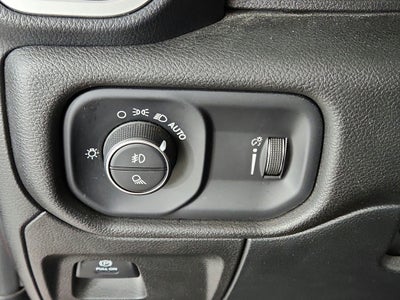 2022 RAM 1500 Big Horn Crew Cab 4x4 5'7' Box