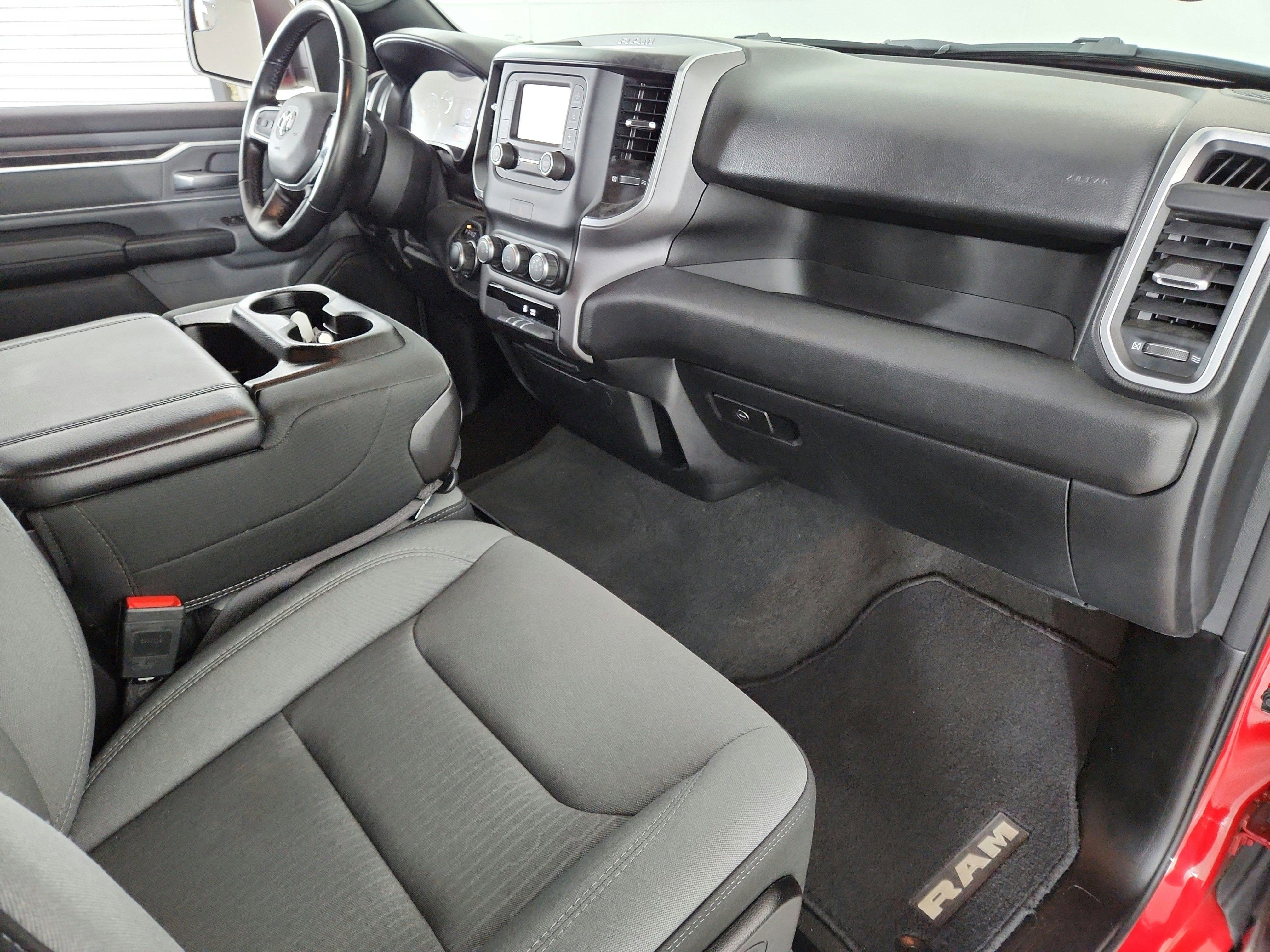 2022 RAM 1500 Big Horn Crew Cab 4x4 5'7' Box