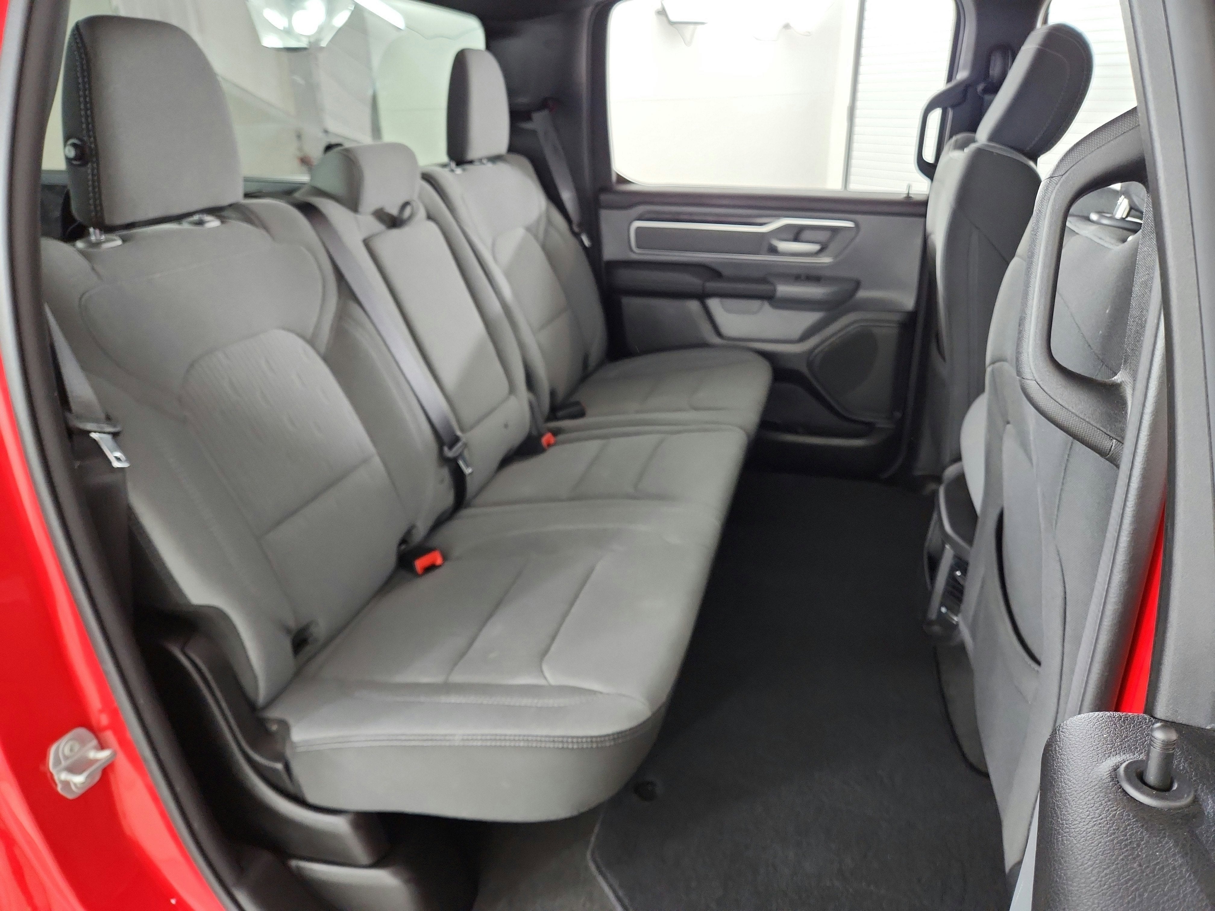 2022 RAM 1500 Big Horn Crew Cab 4x4 5'7' Box