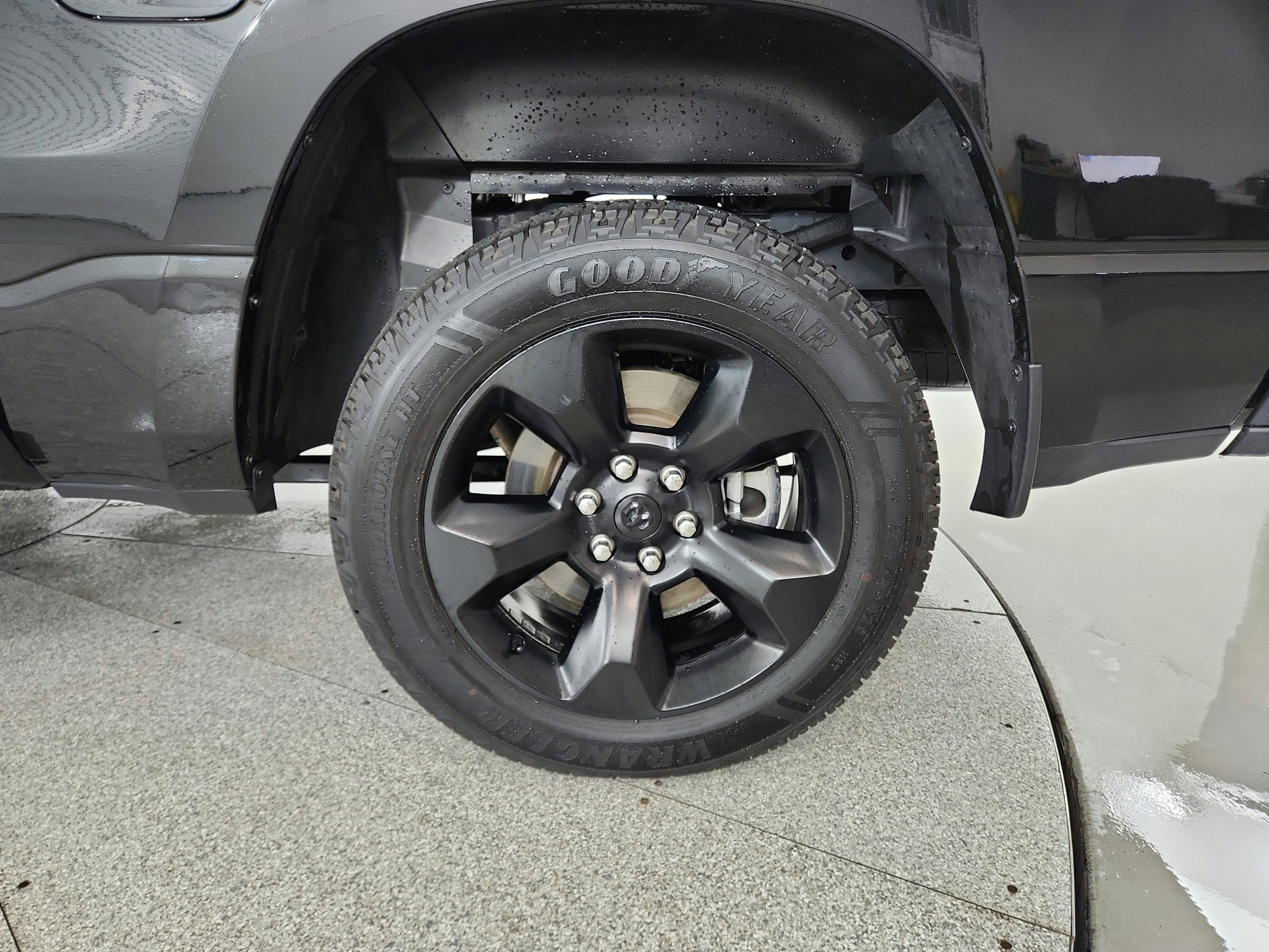 2023 RAM 1500 Tradesman Crew Cab 4x4 5'7' Box