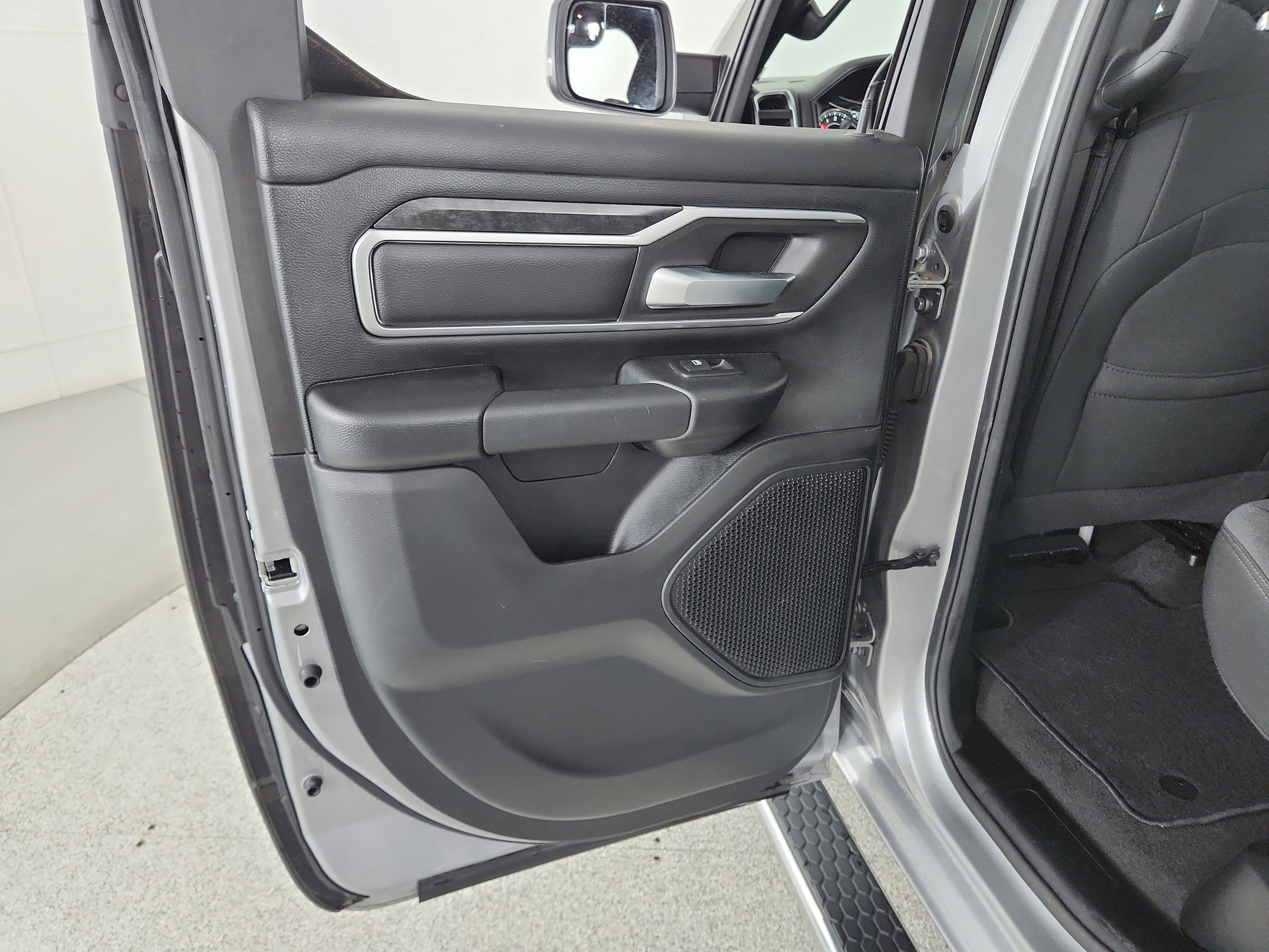 2021 RAM 1500 Big Horn Quad Cab 4x4 6'4' Box