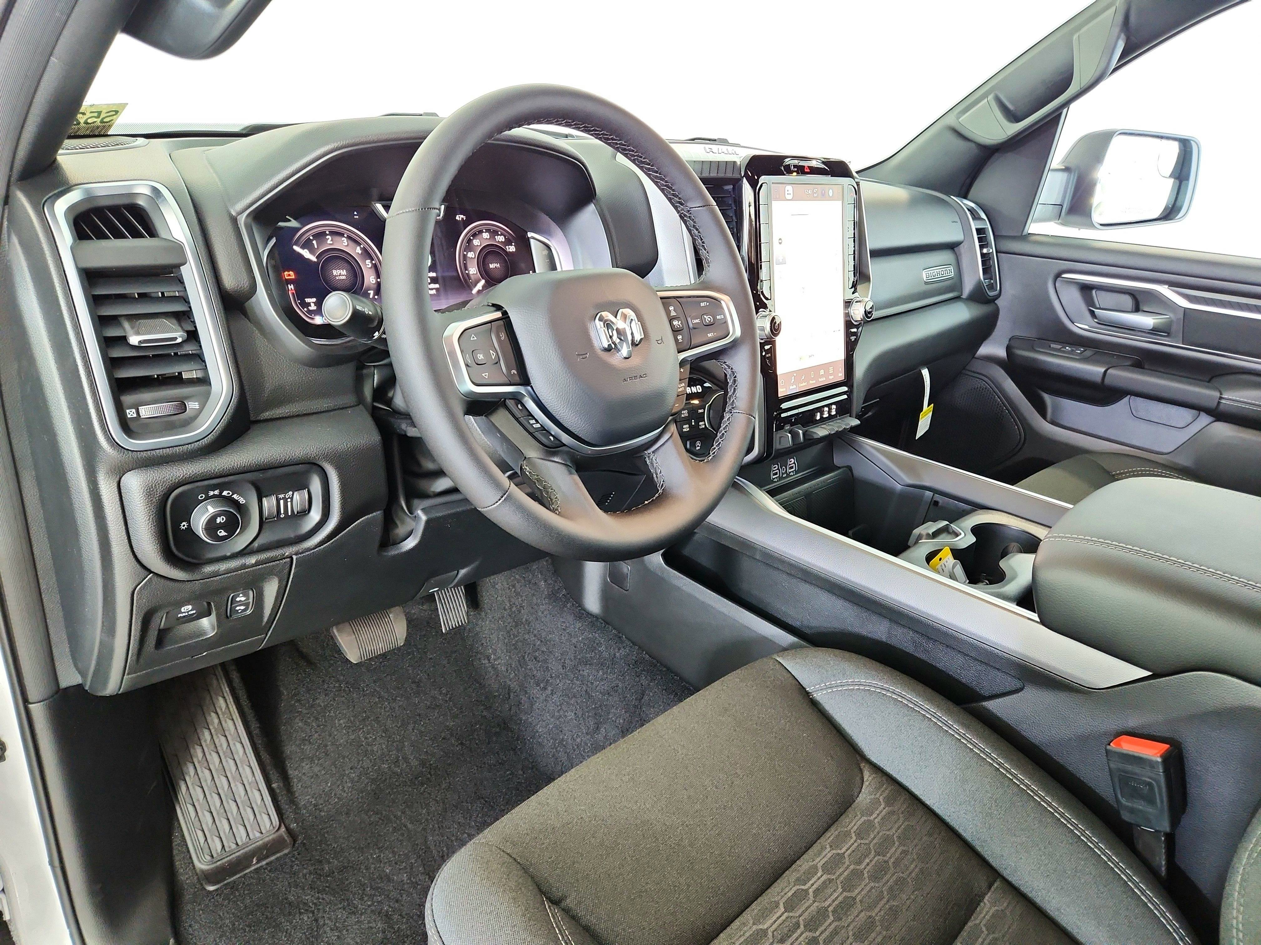 2025 RAM 1500 Big Horn Crew Cab 4x4 5'7' Box