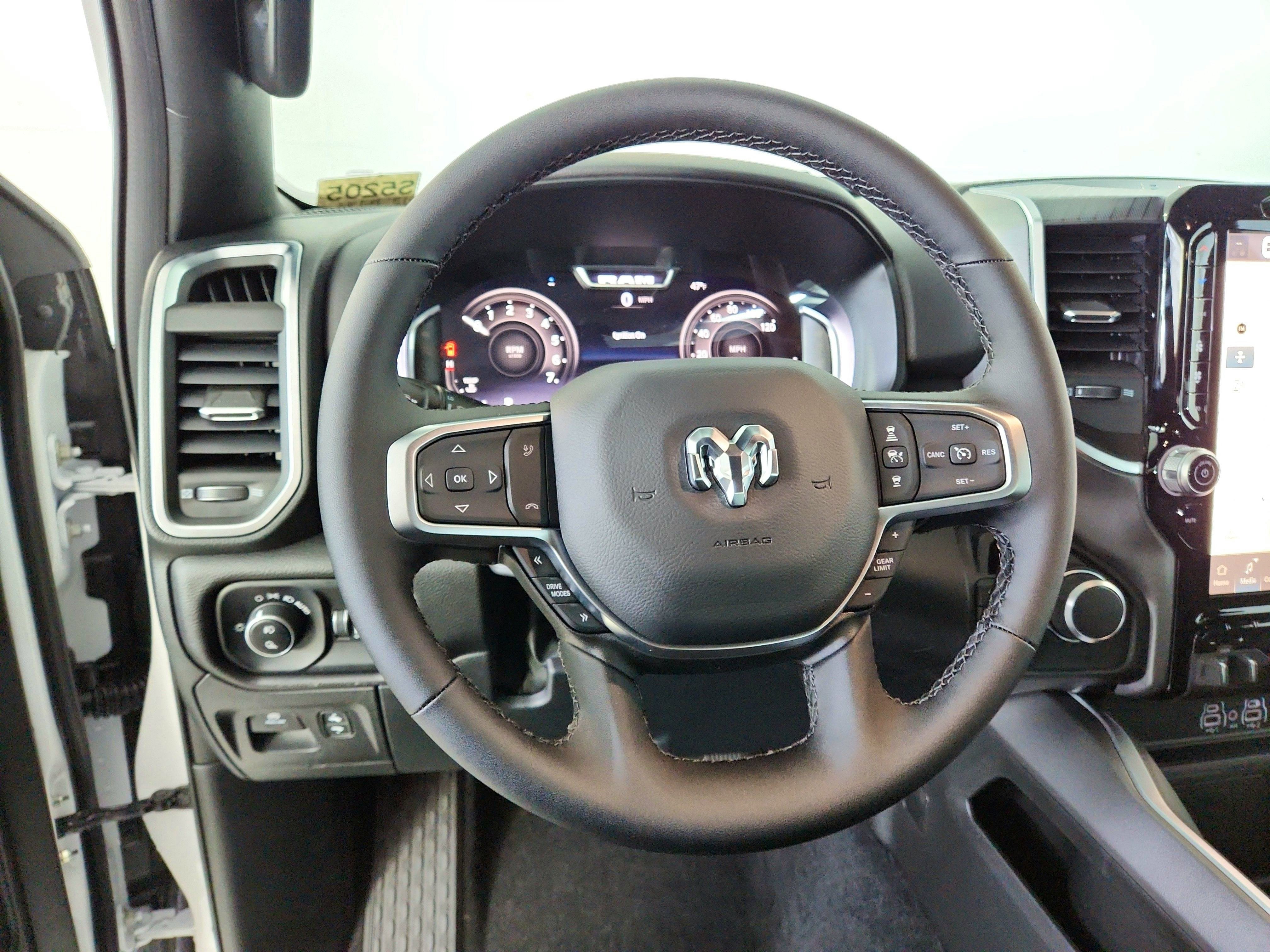 2025 RAM 1500 Big Horn Crew Cab 4x4 5'7' Box