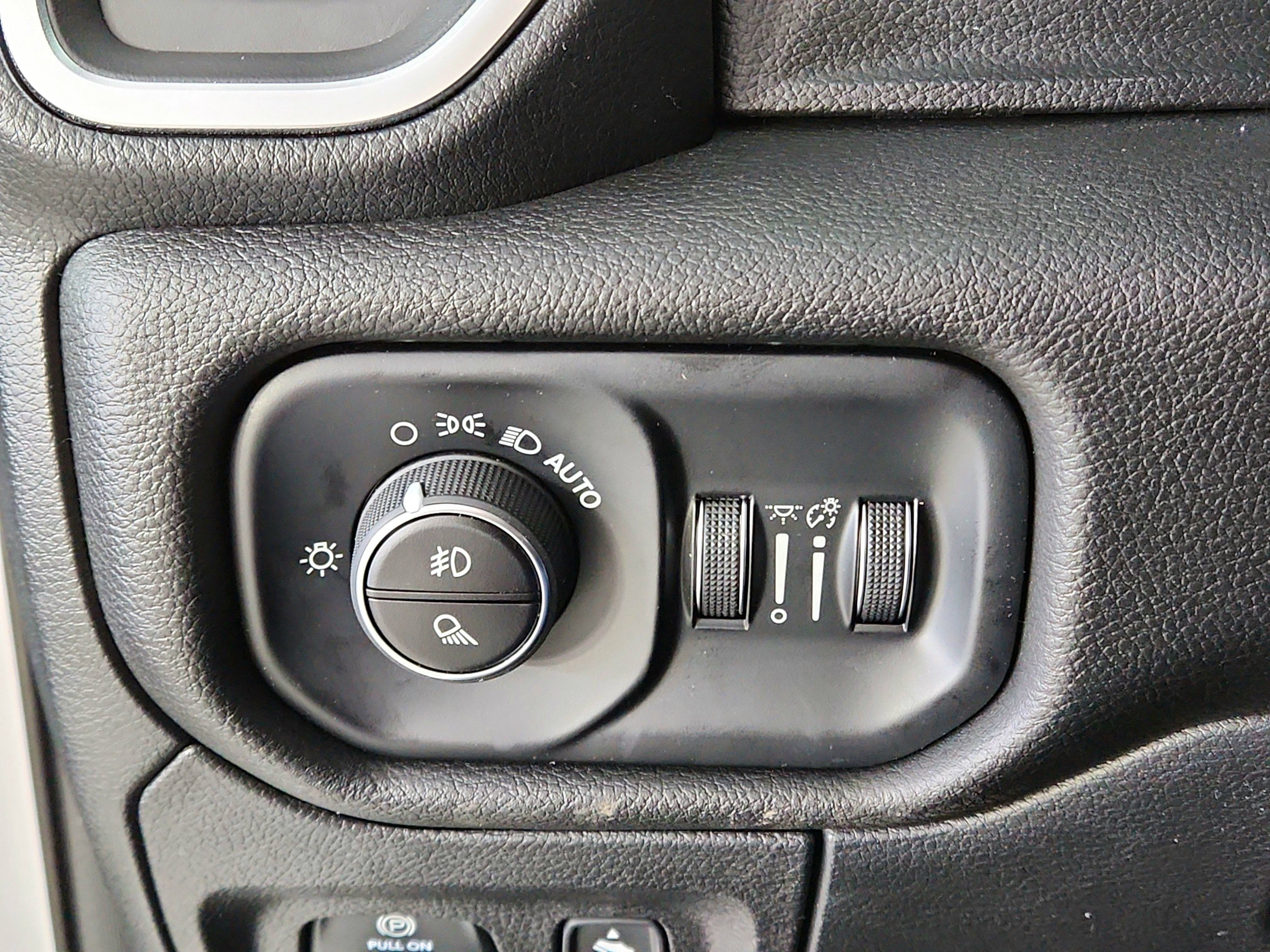 2025 RAM 1500 Big Horn Crew Cab 4x4 5'7' Box
