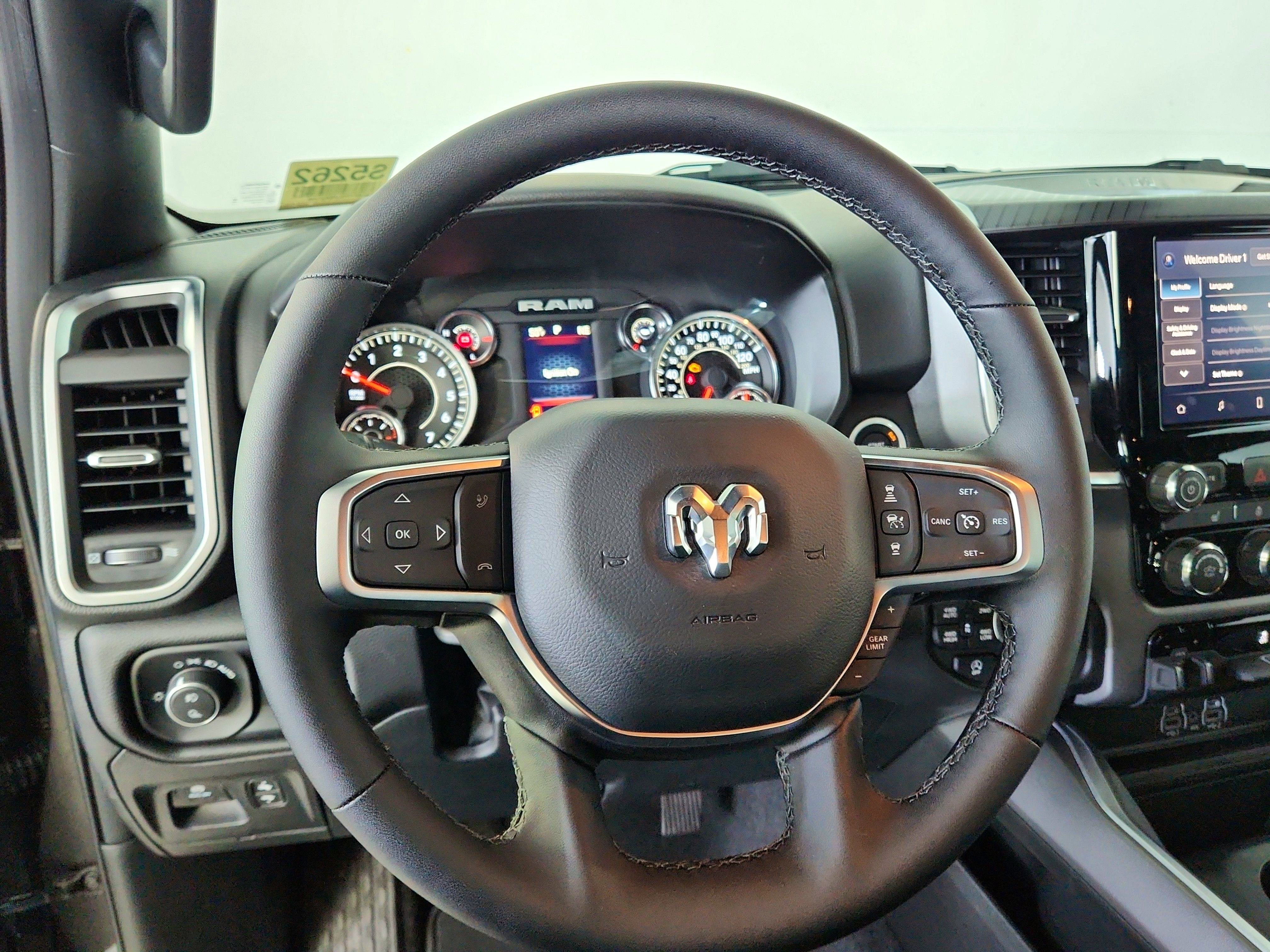 2025 RAM 1500 Big Horn Crew Cab 4x4 5'7' Box