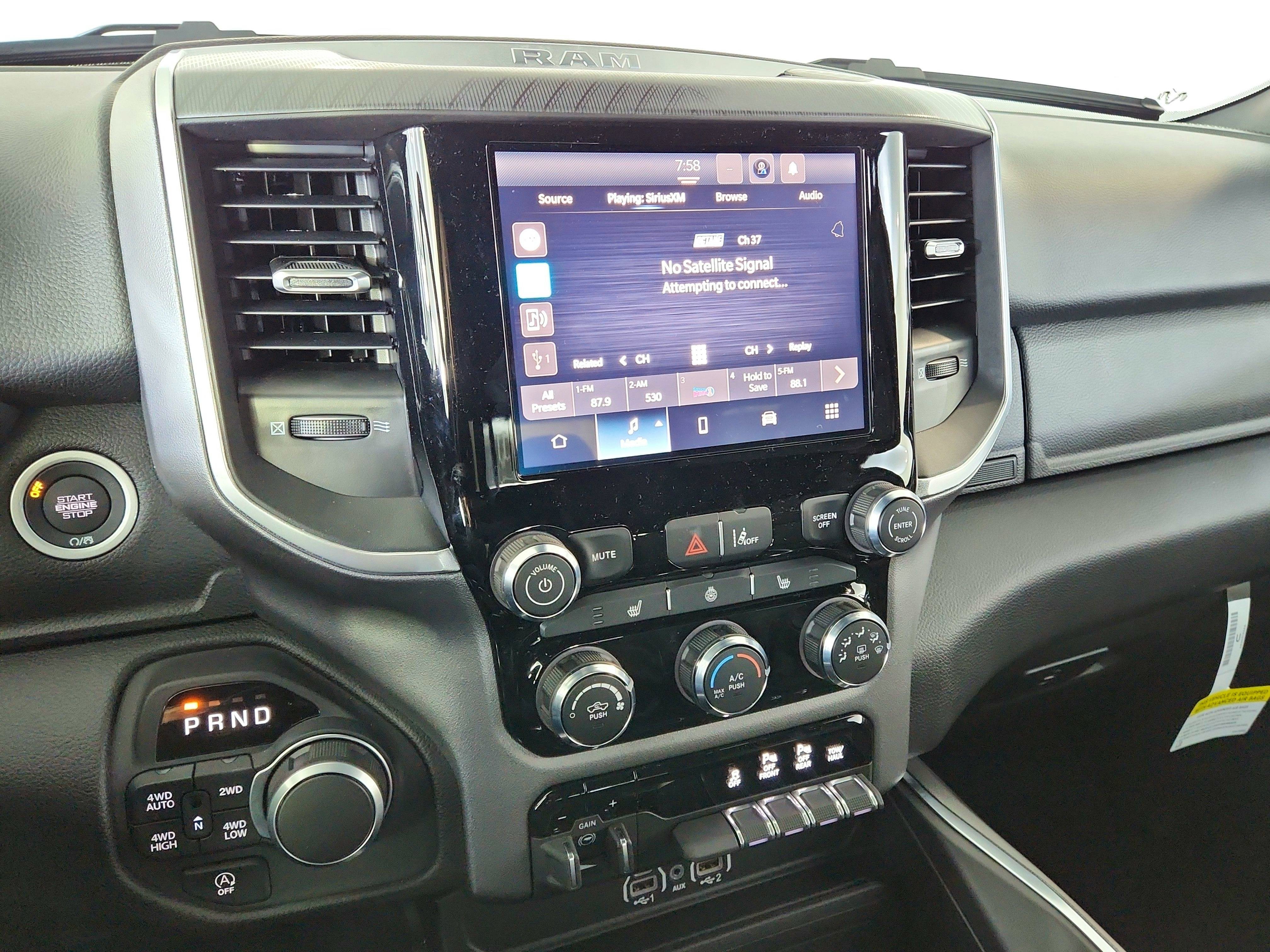 2025 RAM 1500 Big Horn Crew Cab 4x4 5'7' Box
