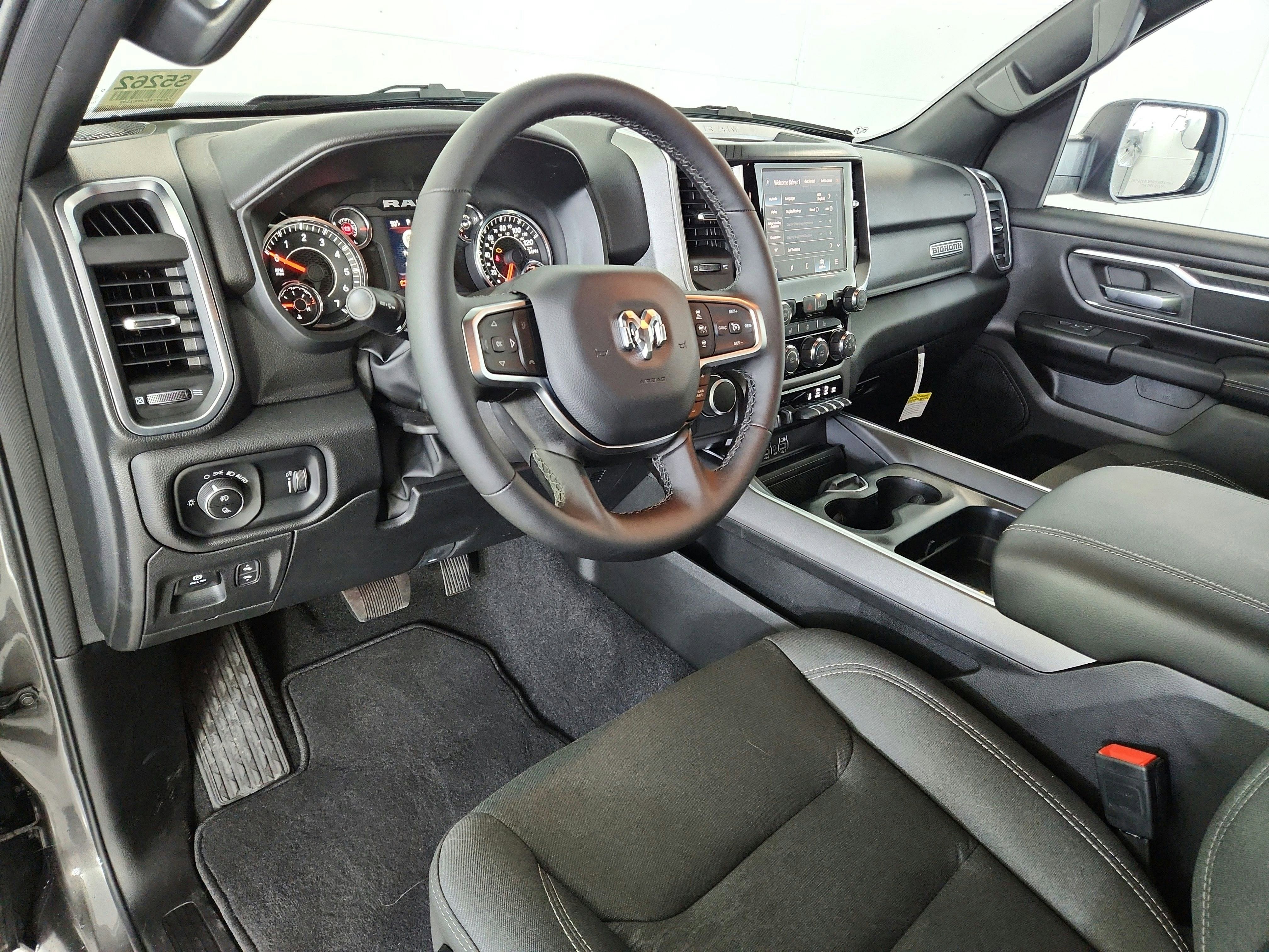 2025 RAM 1500 Big Horn Crew Cab 4x4 5'7' Box