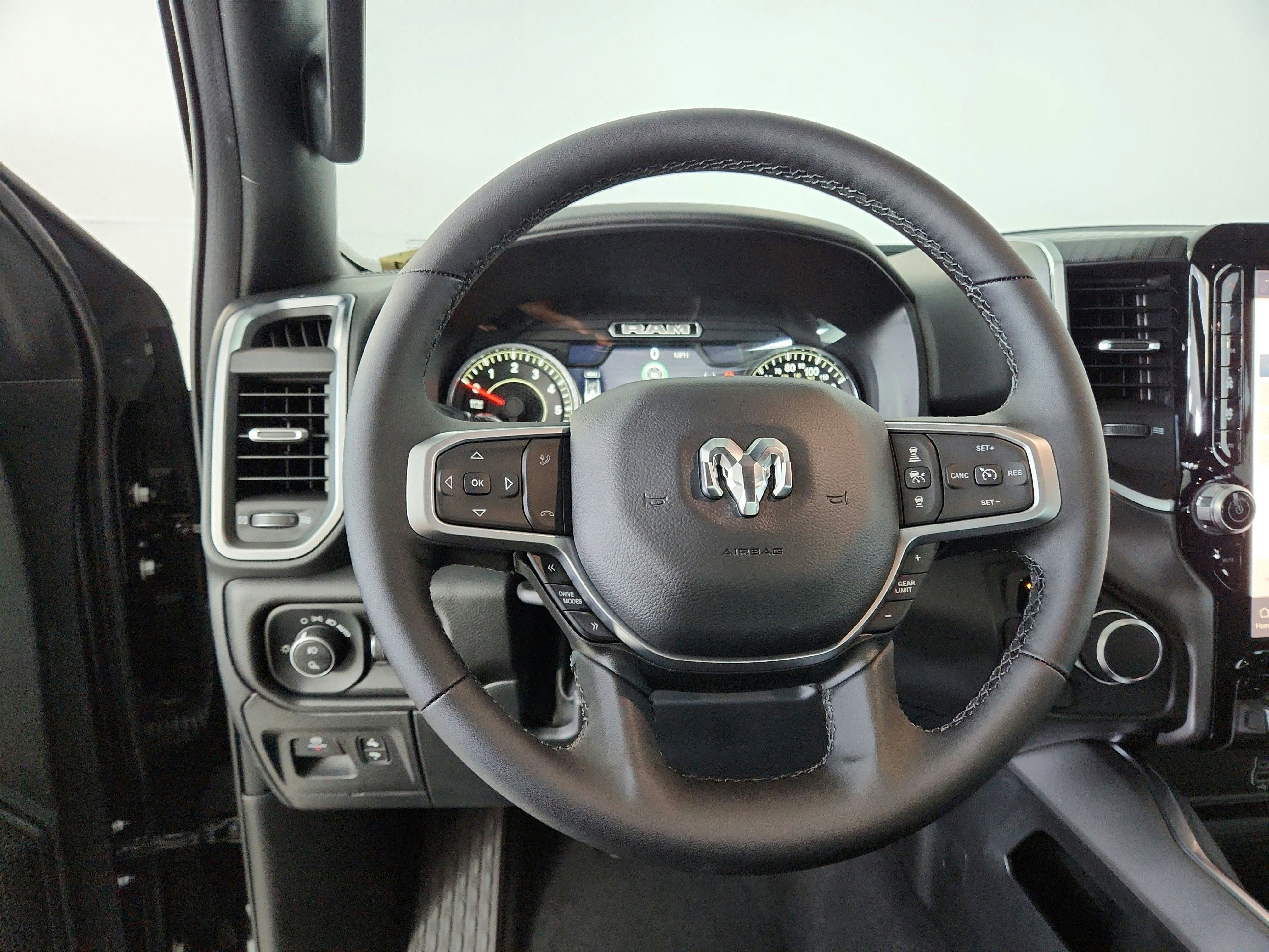2025 RAM 1500 Big Horn Crew Cab 4x4 5'7' Box