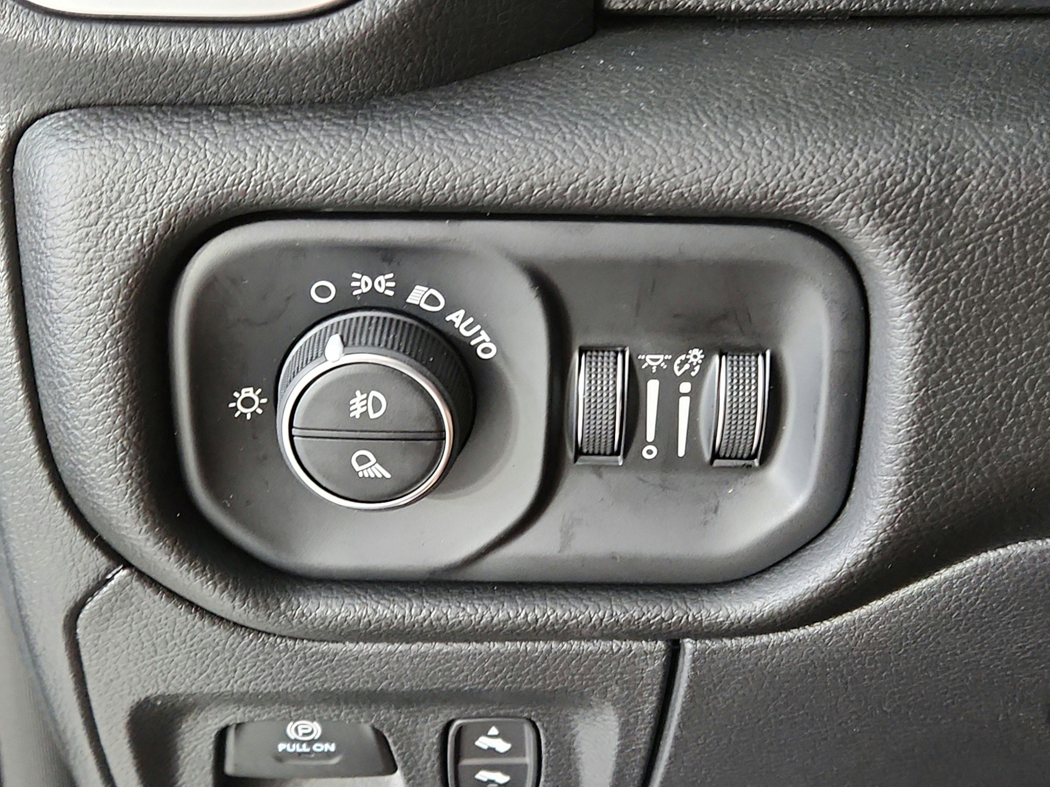 2025 RAM 1500 Big Horn Crew Cab 4x4 5'7' Box