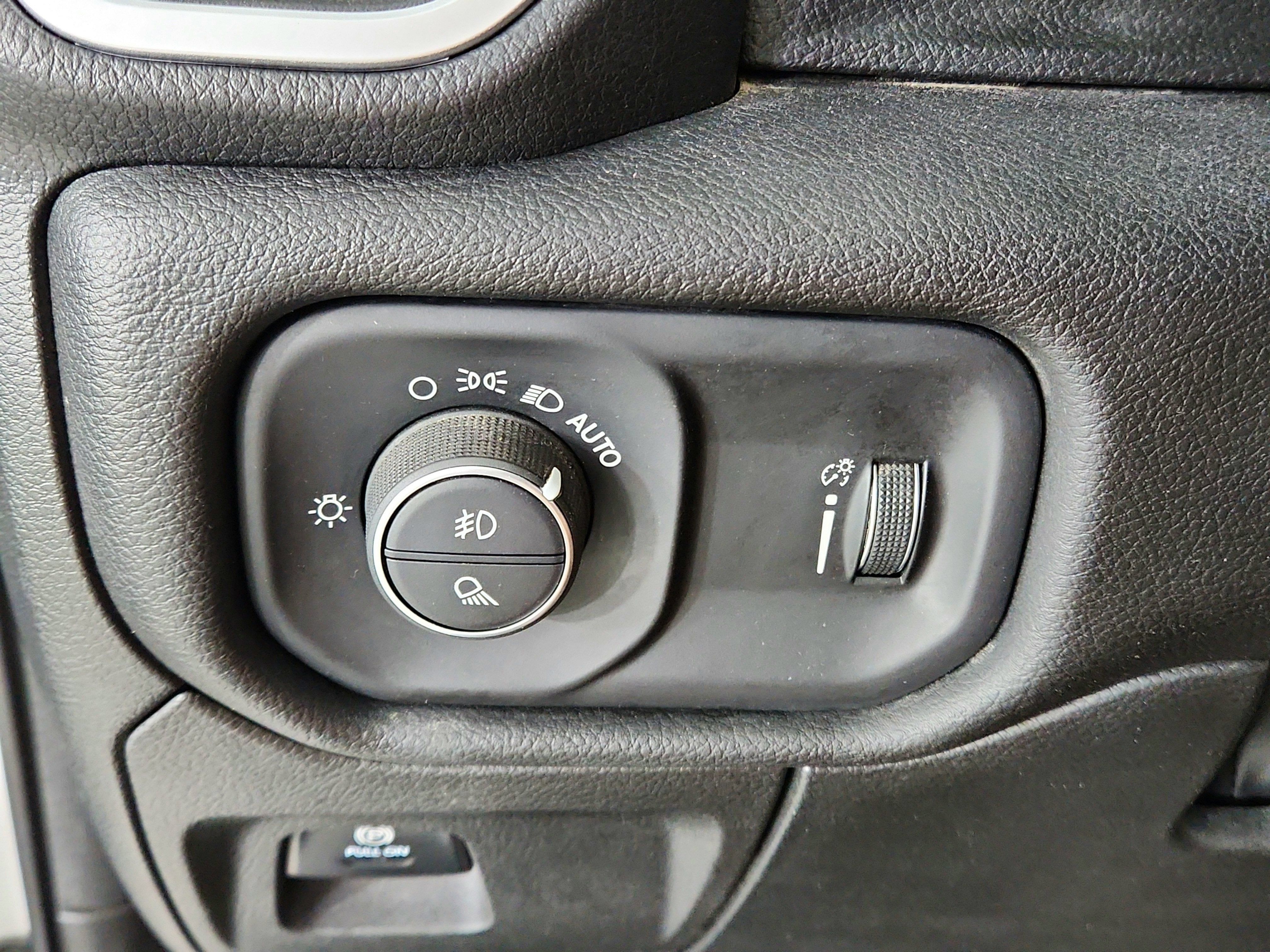 2023 RAM 1500 Lone Star Crew Cab 4x4 5'7' Box