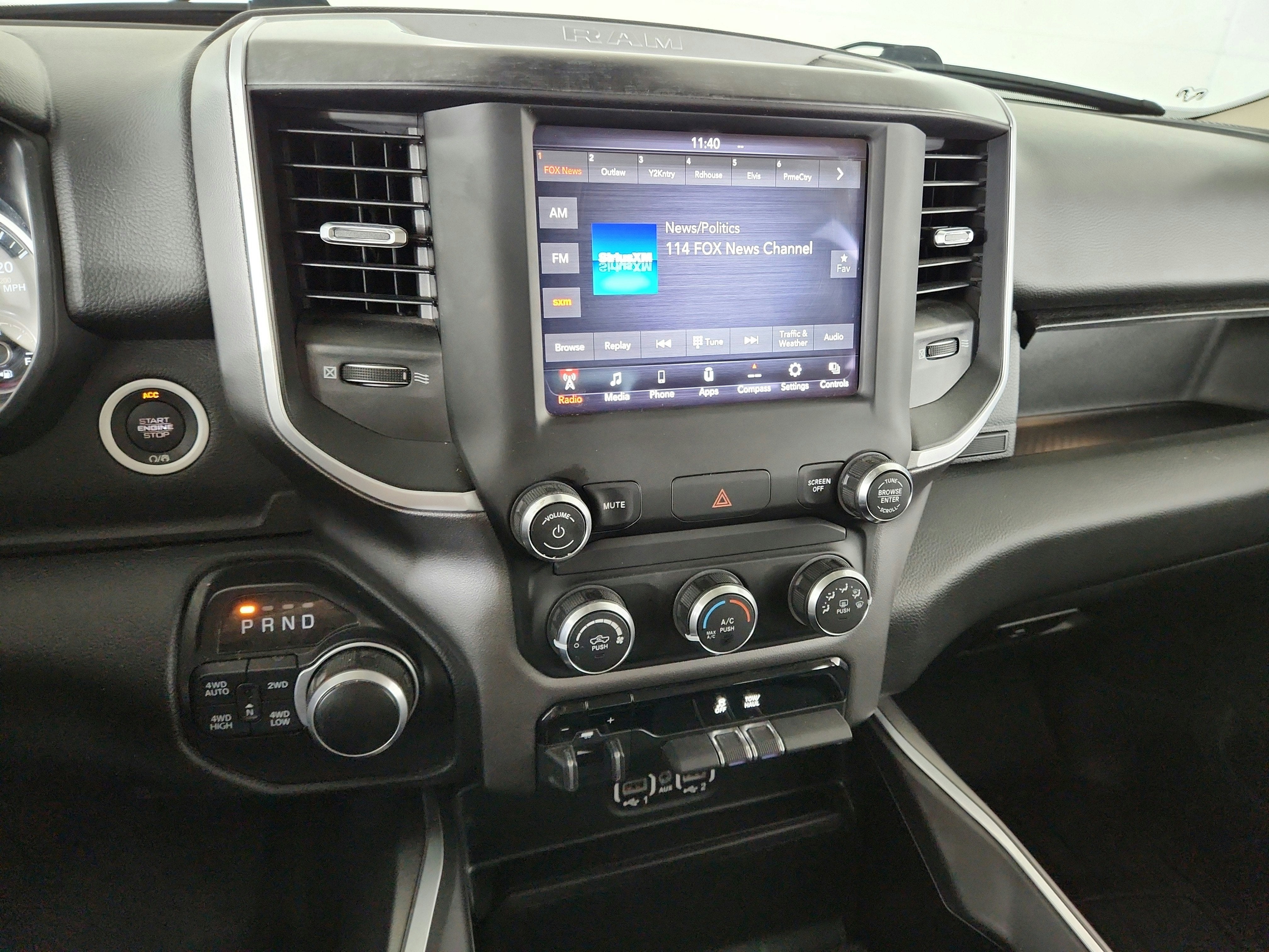 2020 RAM 1500 Big Horn Crew Cab 4x4 5'7' Box