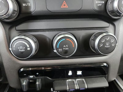 2020 RAM 1500 Big Horn Crew Cab 4x4 5'7' Box