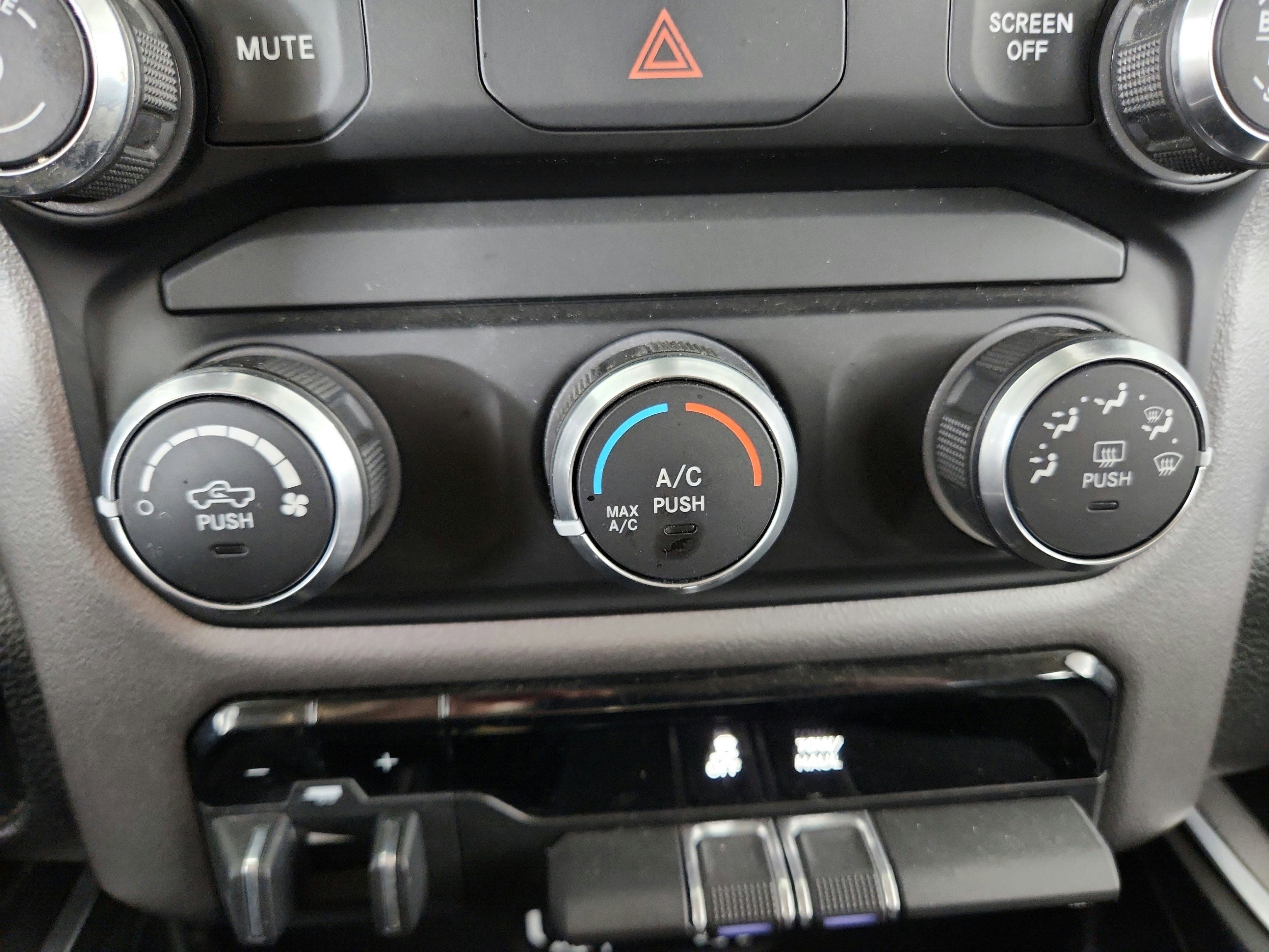 2020 RAM 1500 Big Horn Crew Cab 4x4 5'7' Box