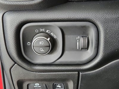 2020 RAM 1500 Big Horn Crew Cab 4x4 5'7' Box