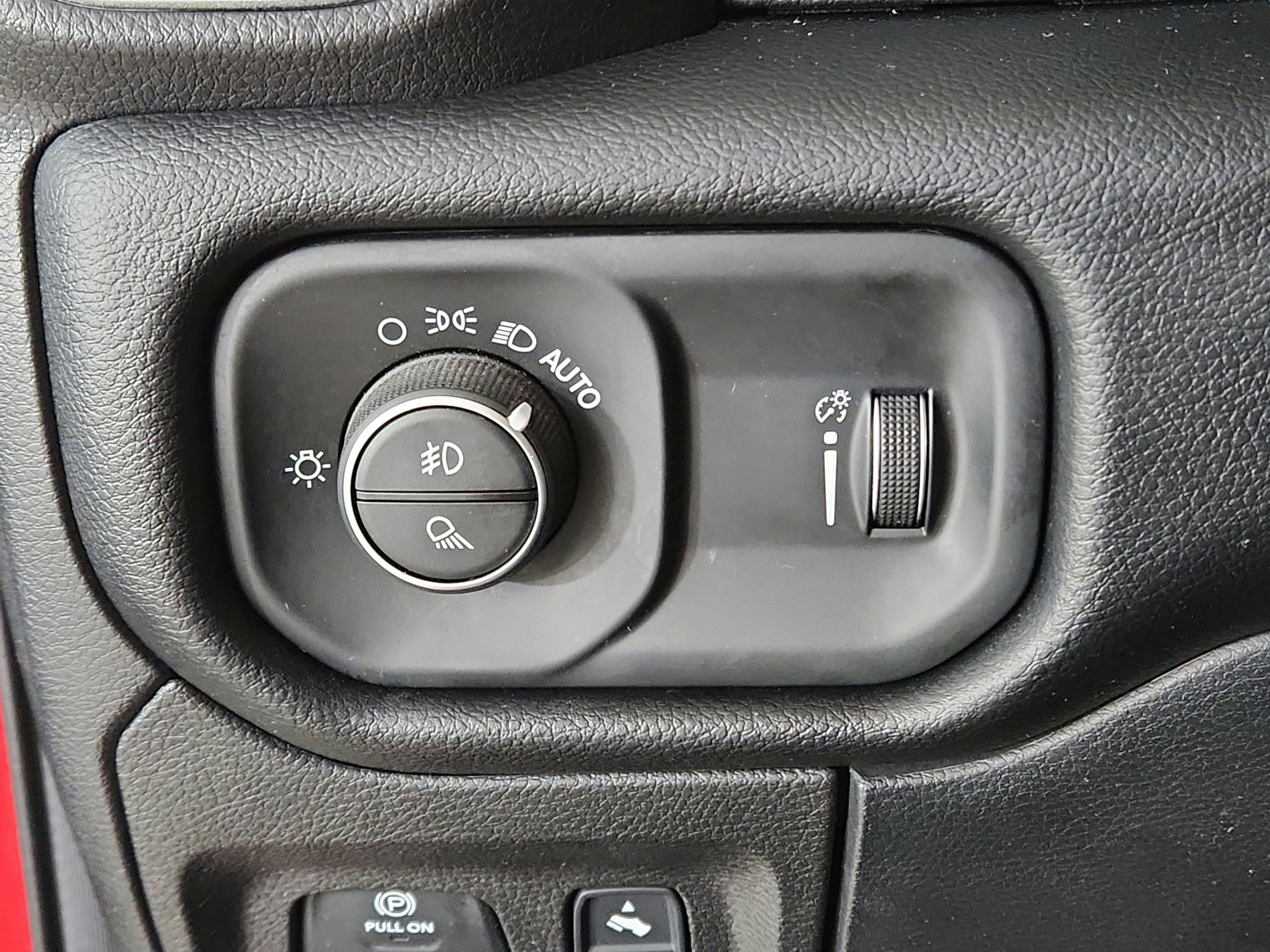 2020 RAM 1500 Big Horn Crew Cab 4x4 5'7' Box