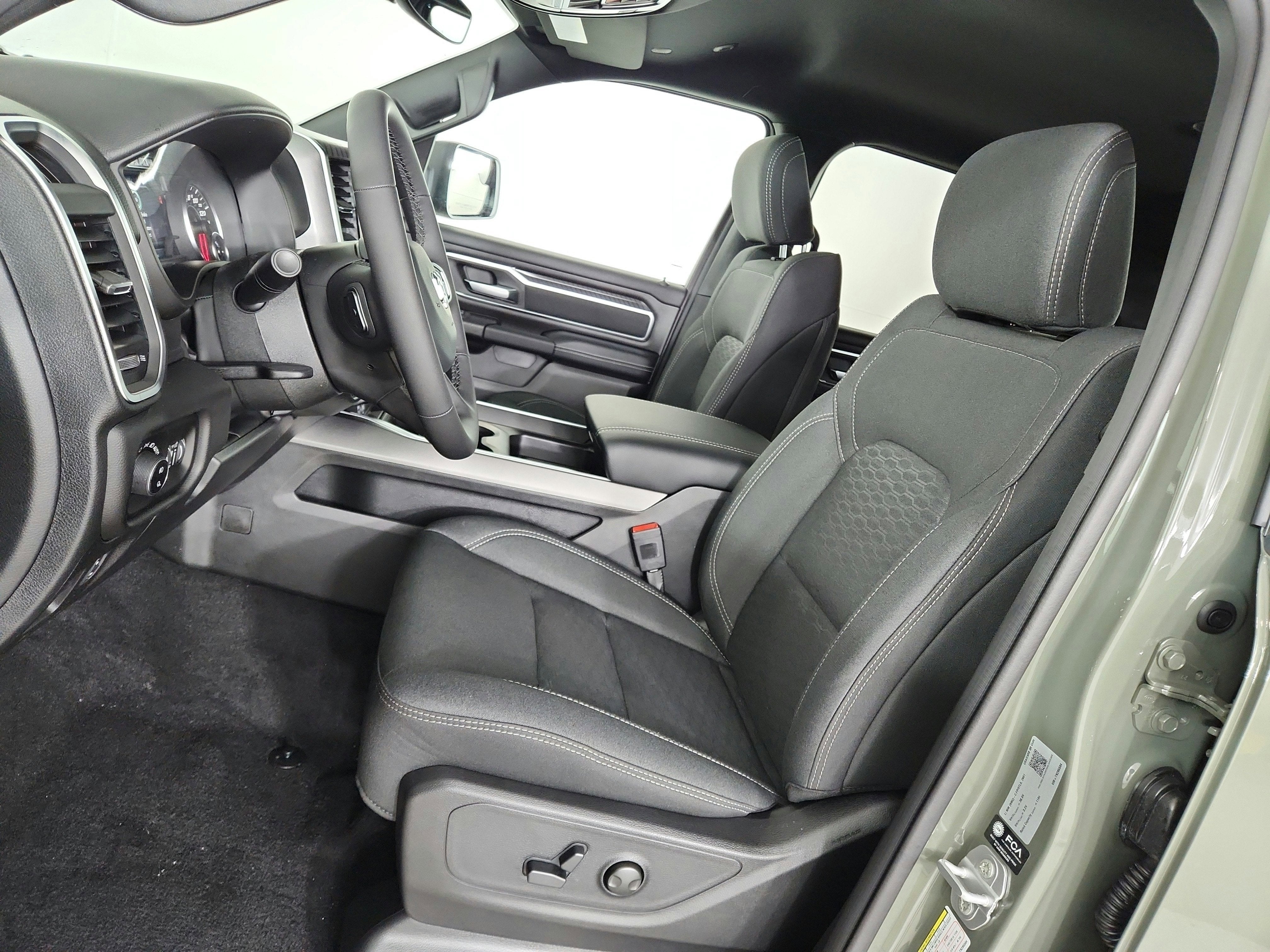 2026 RAM 1500 Big Horn Crew Cab 4x4 5'7' Box