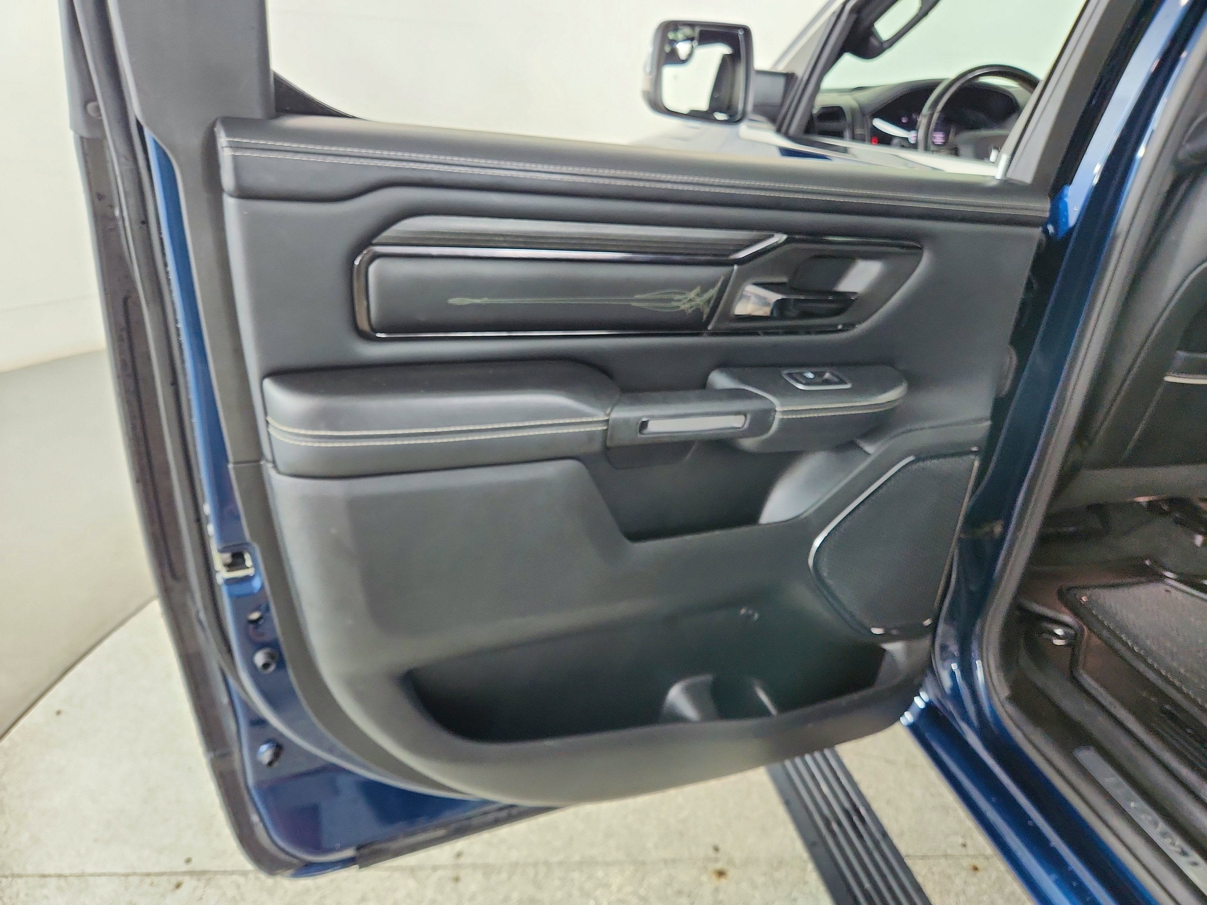 2023 RAM 1500 Limited Crew Cab 4x4 5'7' Box