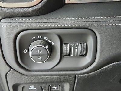 2021 RAM 1500 Limited Crew Cab 4x4 5'7' Box