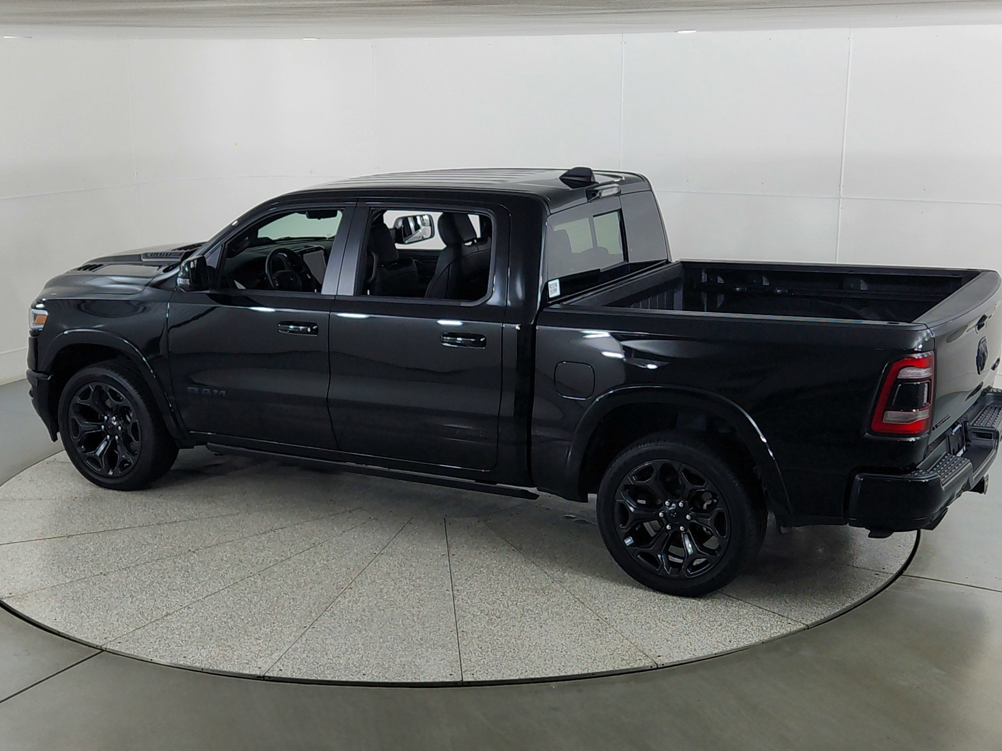 2024 RAM 1500 Limited Crew Cab 4x4 5'7' Box