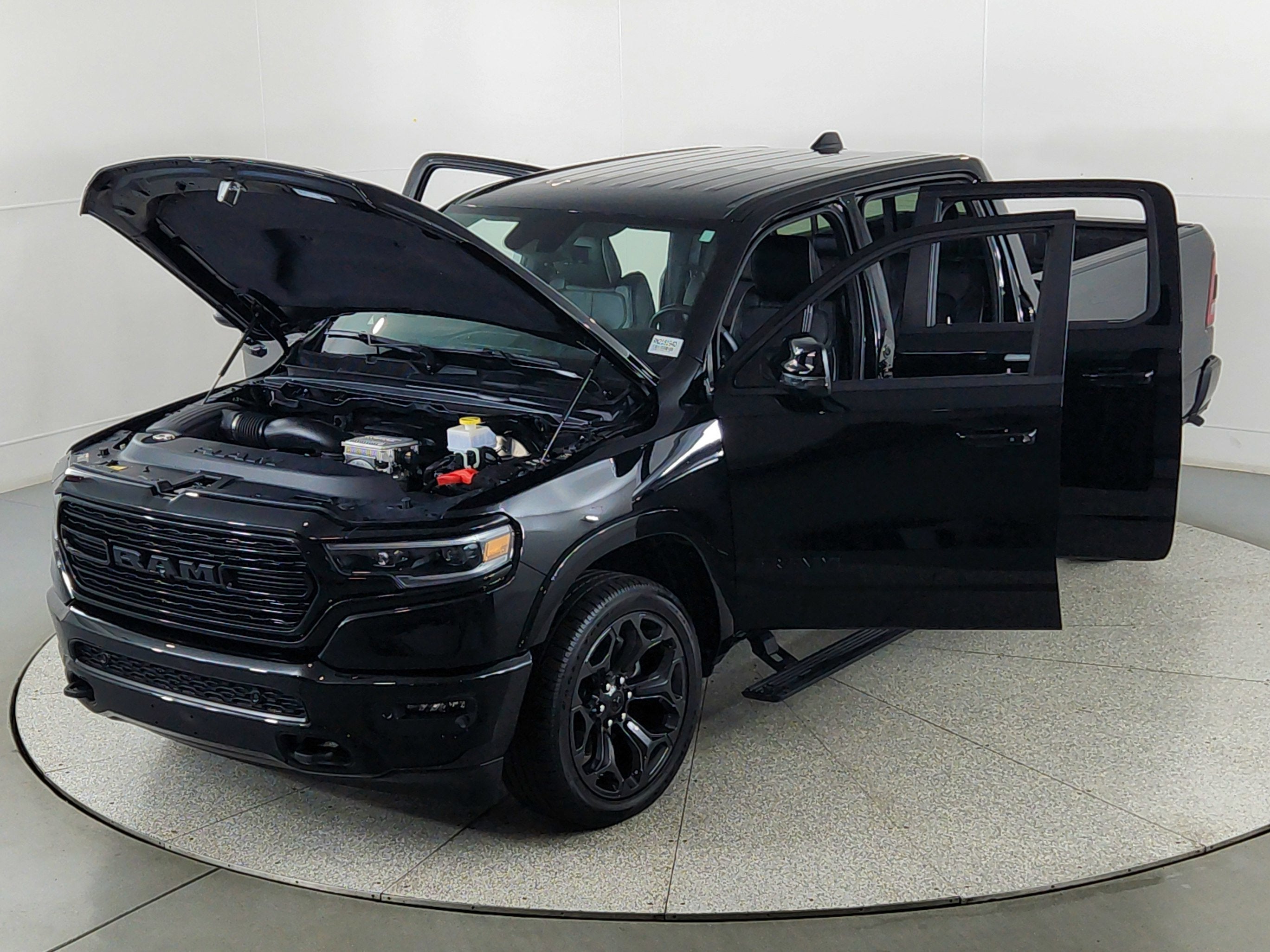 2024 RAM 1500 Limited Crew Cab 4x4 5'7' Box