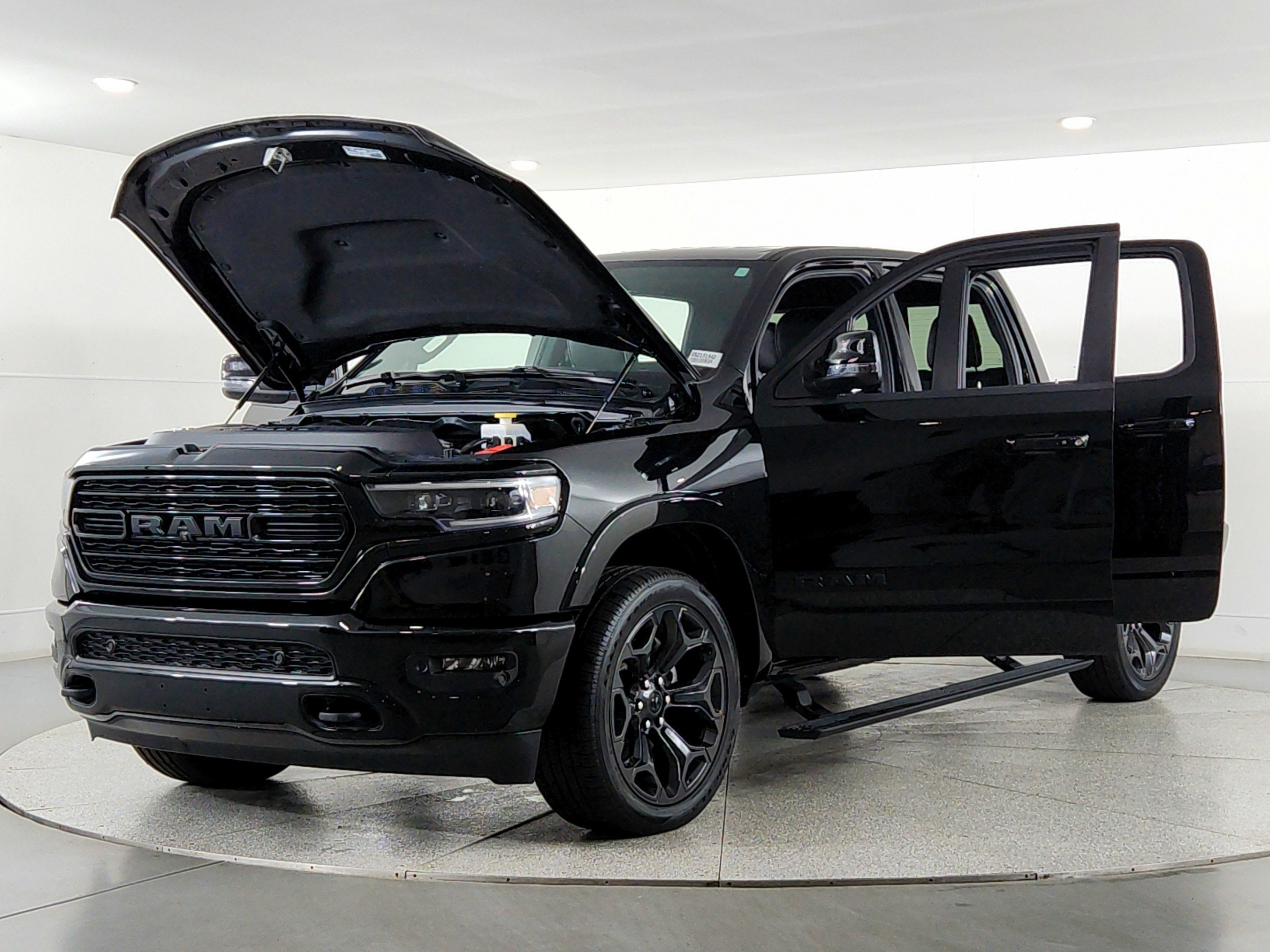 2024 RAM 1500 Limited Crew Cab 4x4 5'7' Box