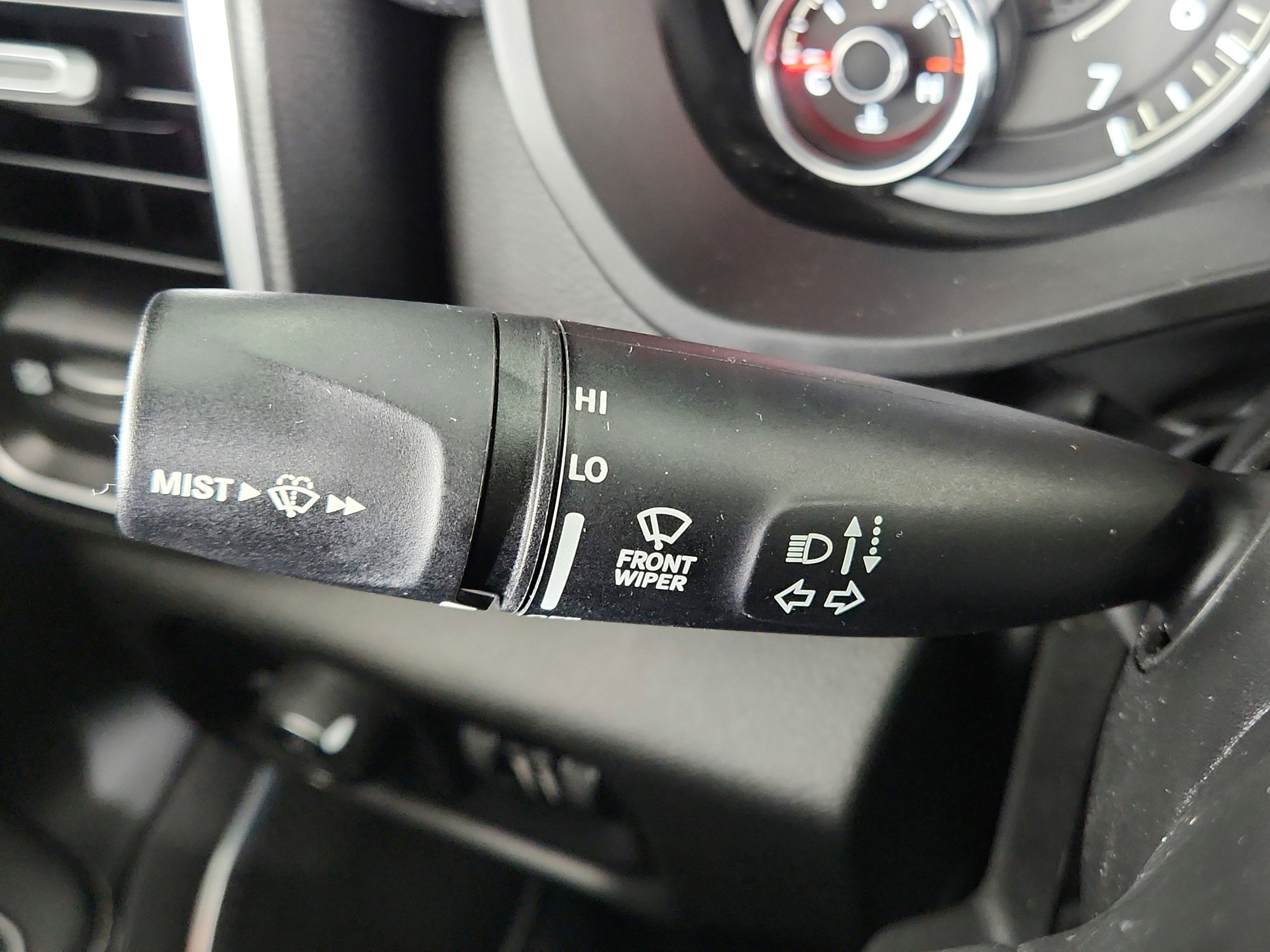 2023 RAM 1500 Laramie Crew Cab 4x4 5'7' Box