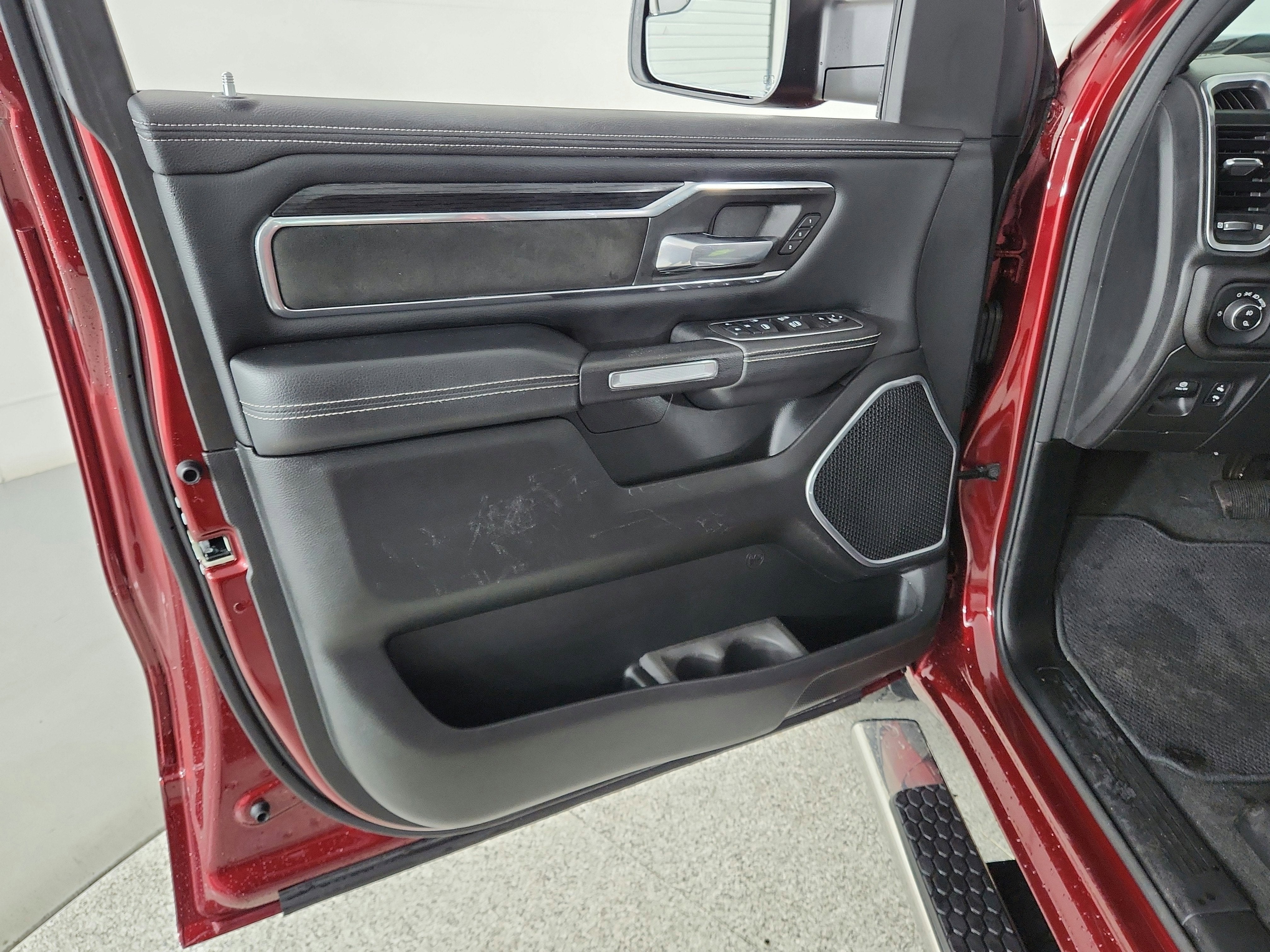 2023 RAM 1500 Laramie Crew Cab 4x4 5'7' Box