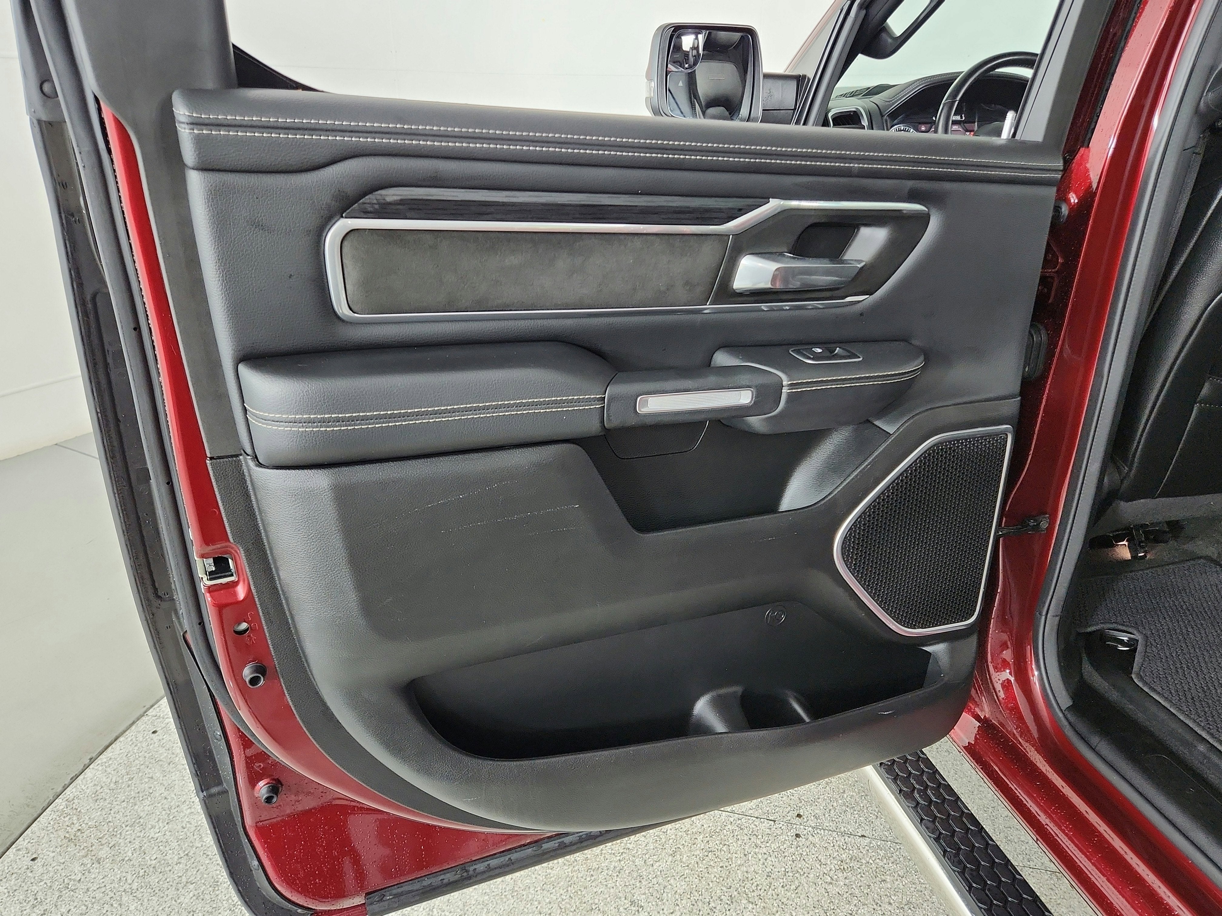 2023 RAM 1500 Laramie Crew Cab 4x4 5'7' Box