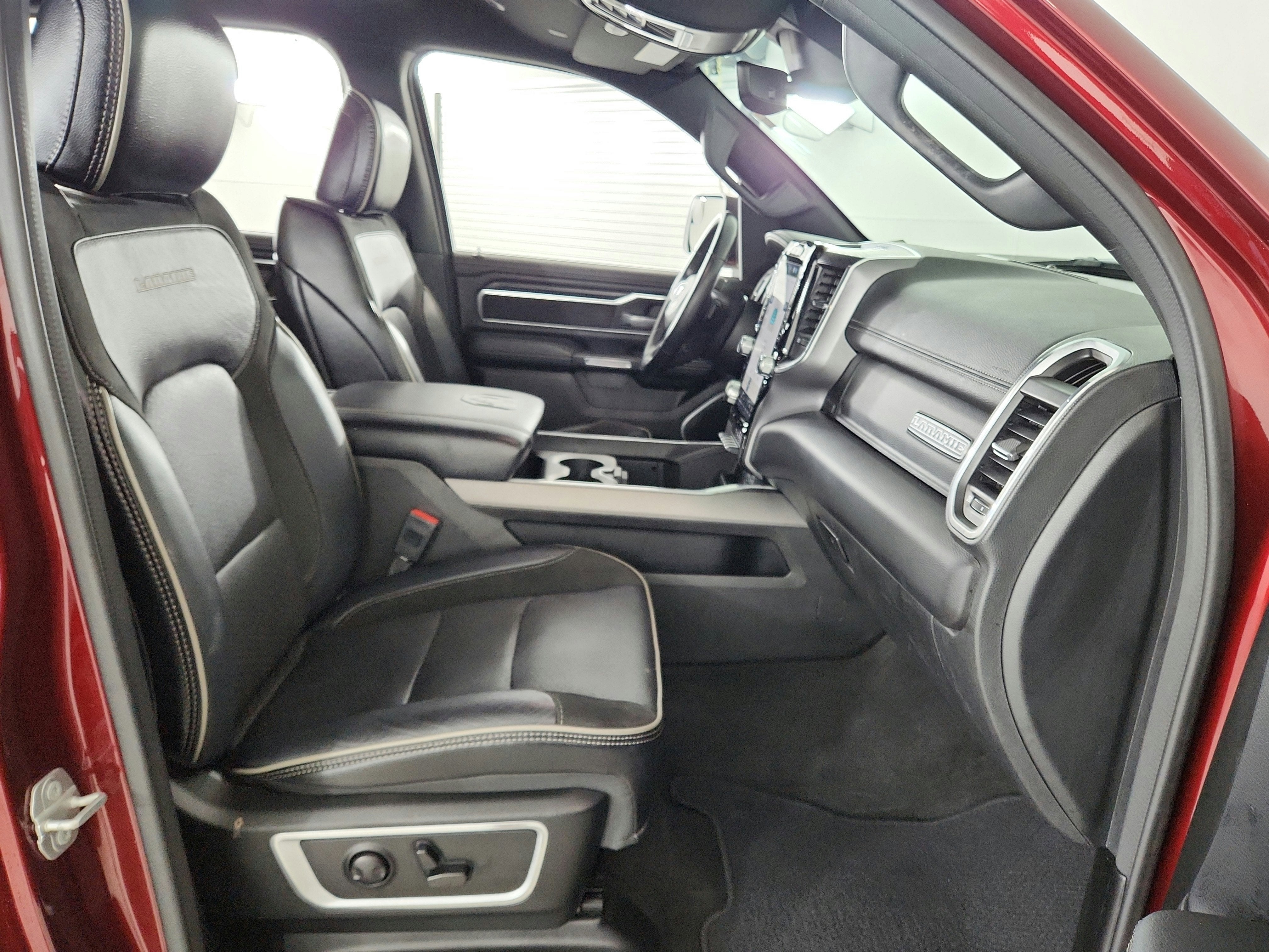 2023 RAM 1500 Laramie Crew Cab 4x4 5'7' Box