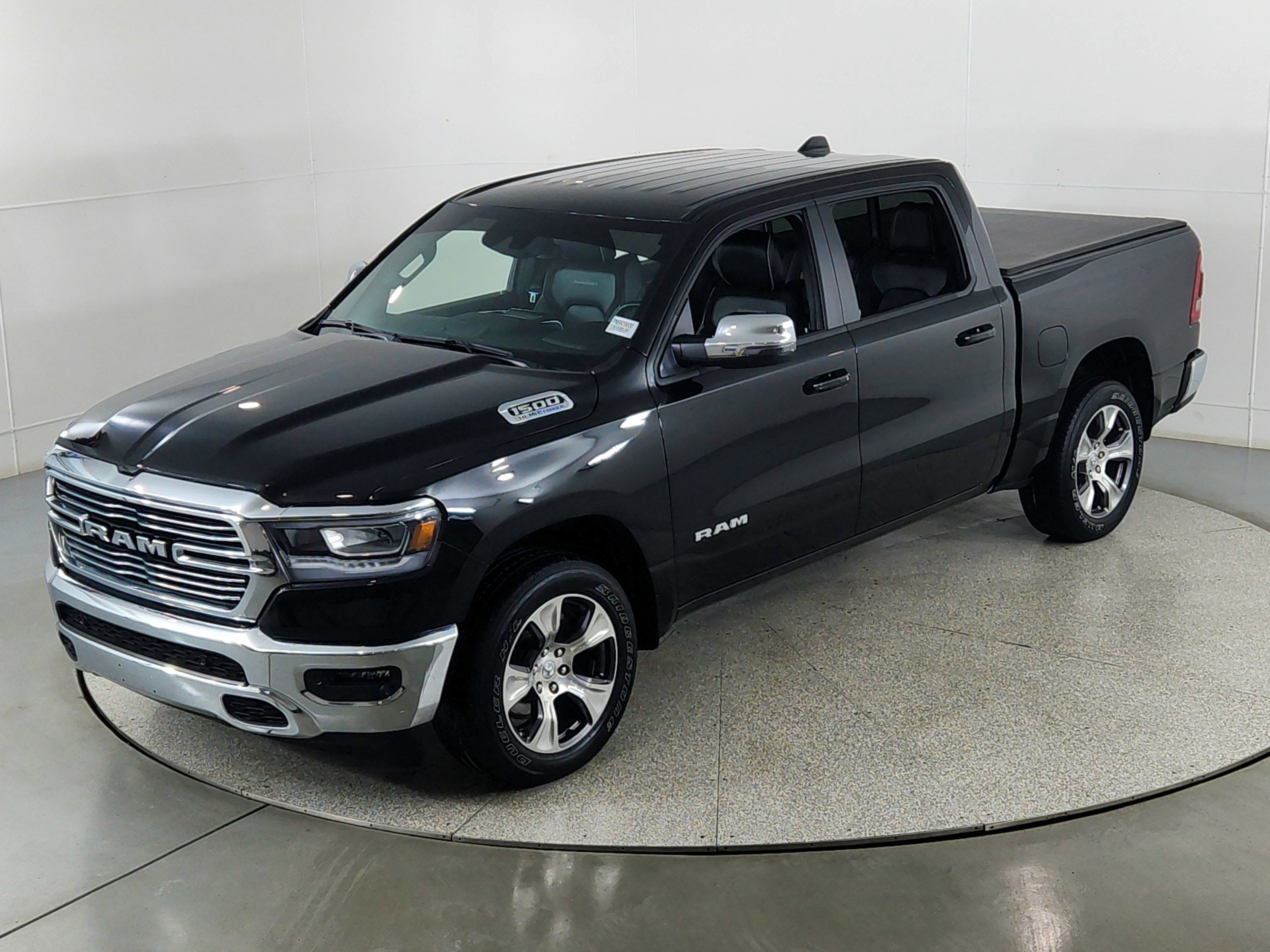 2023 RAM 1500 Laramie Crew Cab 4x4 5'7' Box