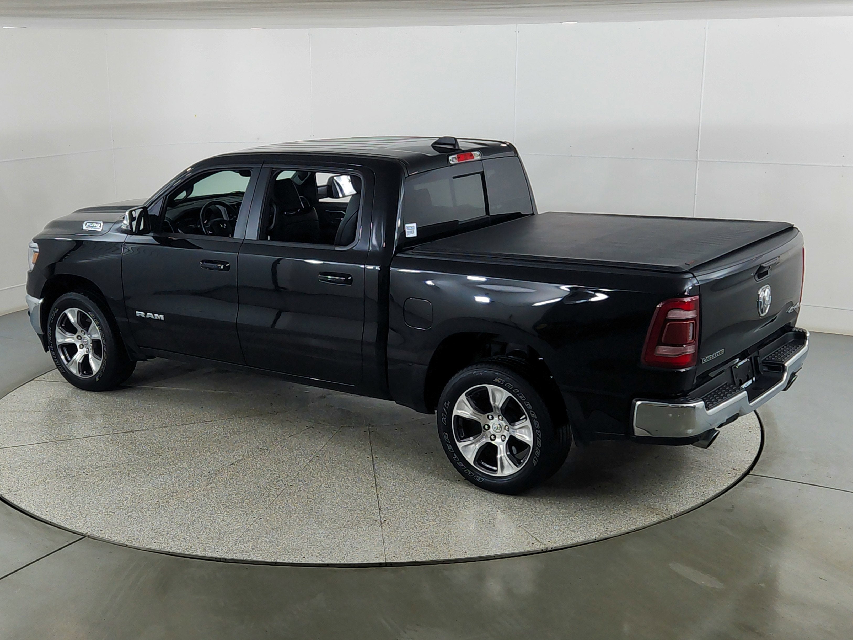 2023 RAM 1500 Laramie Crew Cab 4x4 5'7' Box