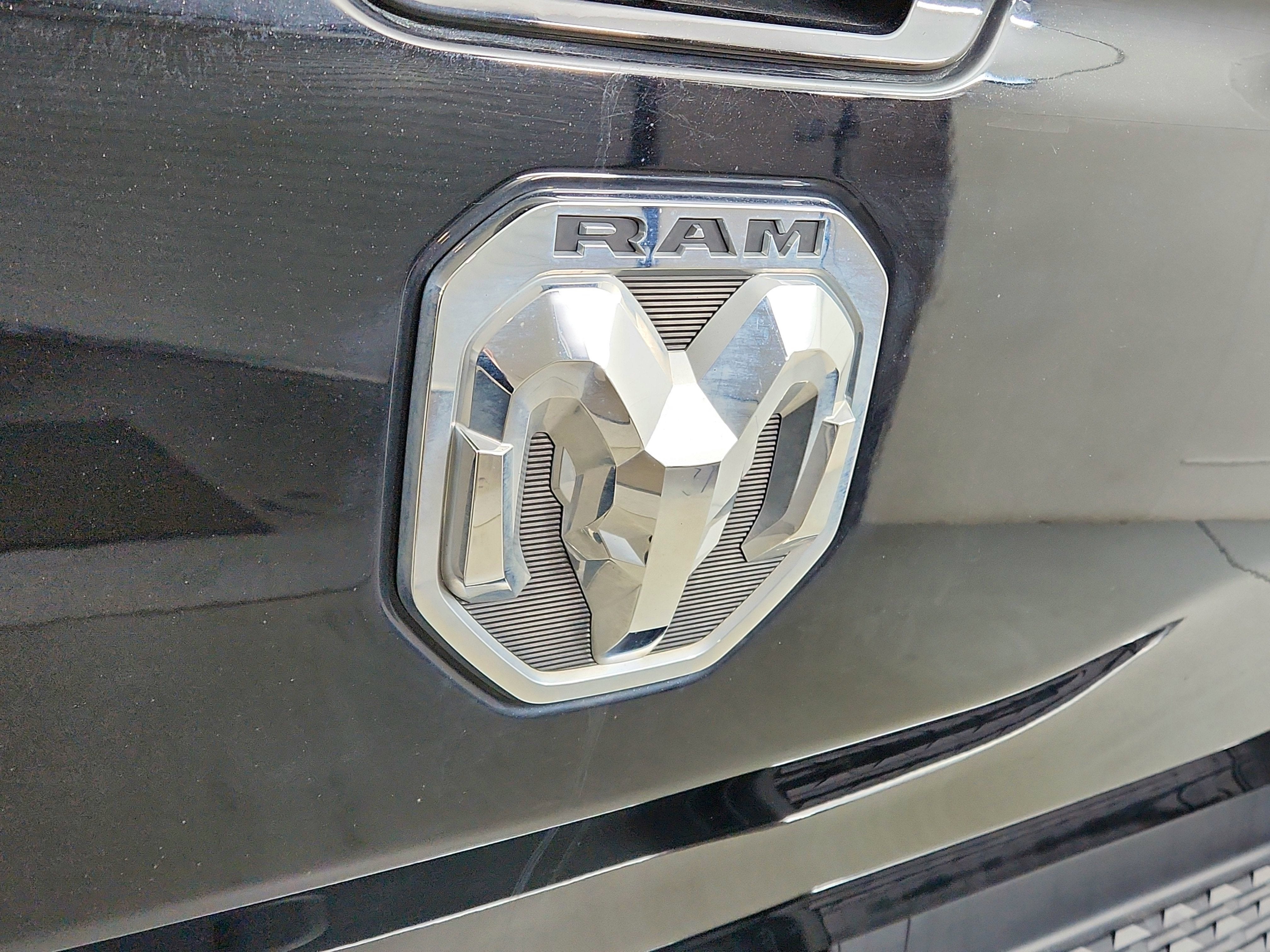 2023 RAM 1500 Laramie Crew Cab 4x4 5'7' Box