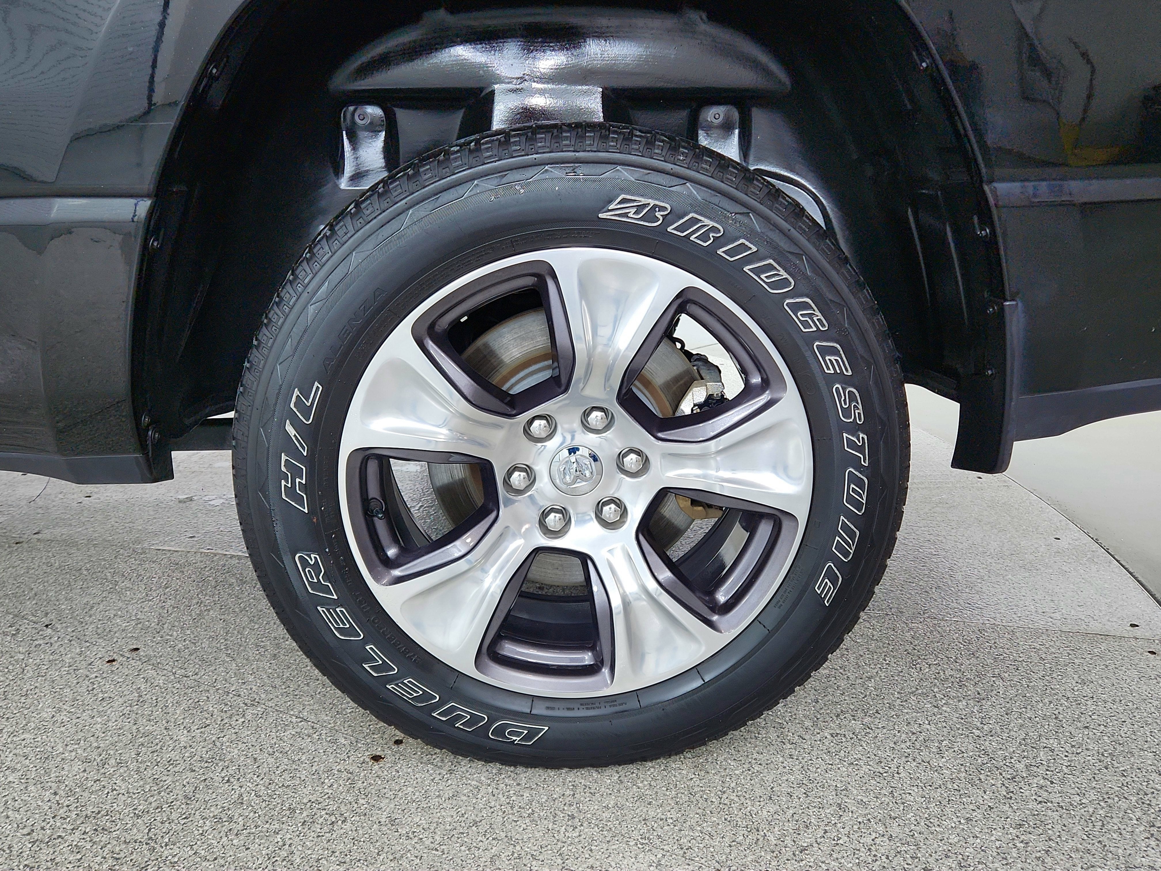 2023 RAM 1500 Laramie Crew Cab 4x4 5'7' Box