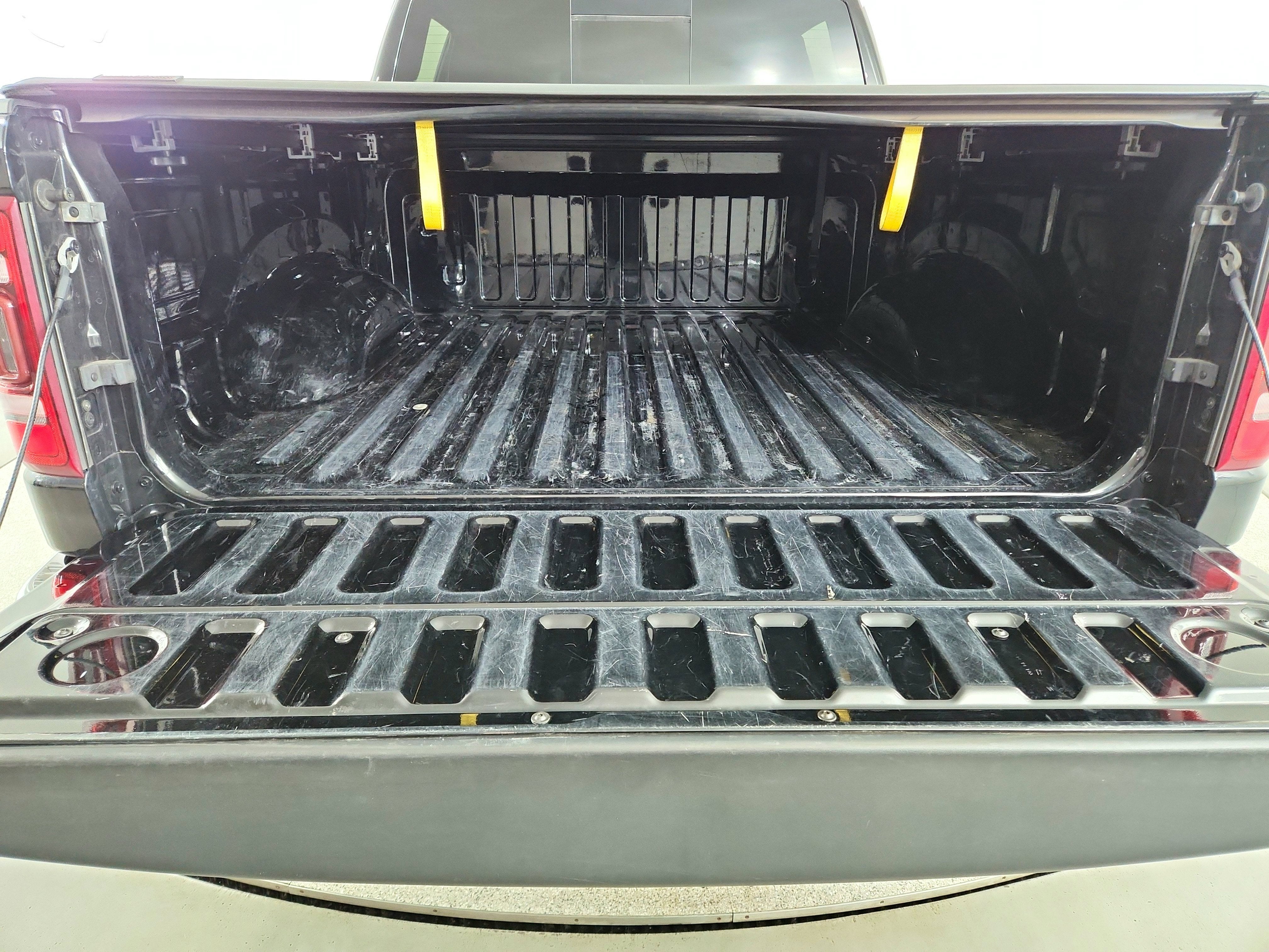 2023 RAM 1500 Laramie Crew Cab 4x4 5'7' Box