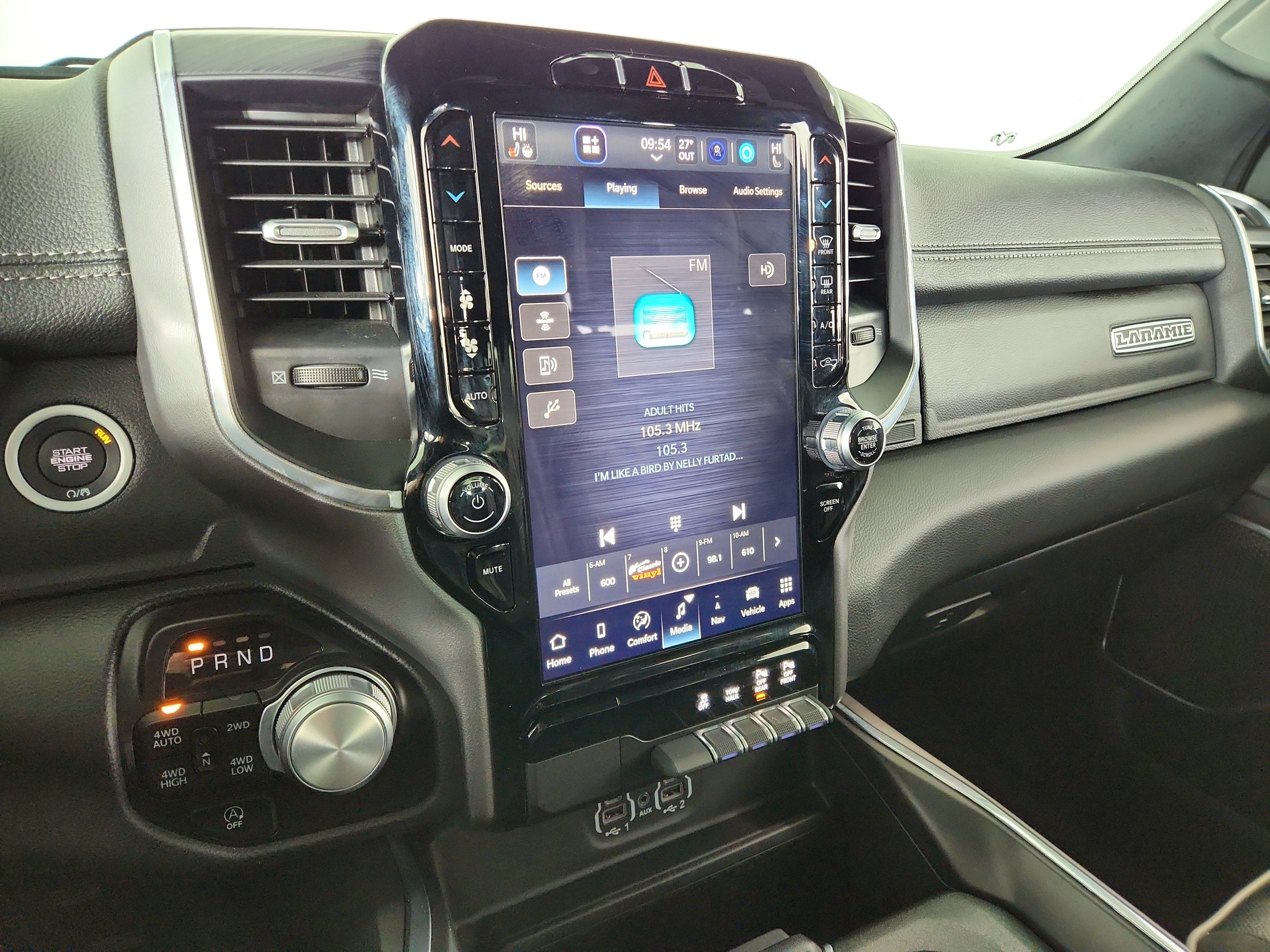 2023 RAM 1500 Laramie Crew Cab 4x4 5'7' Box