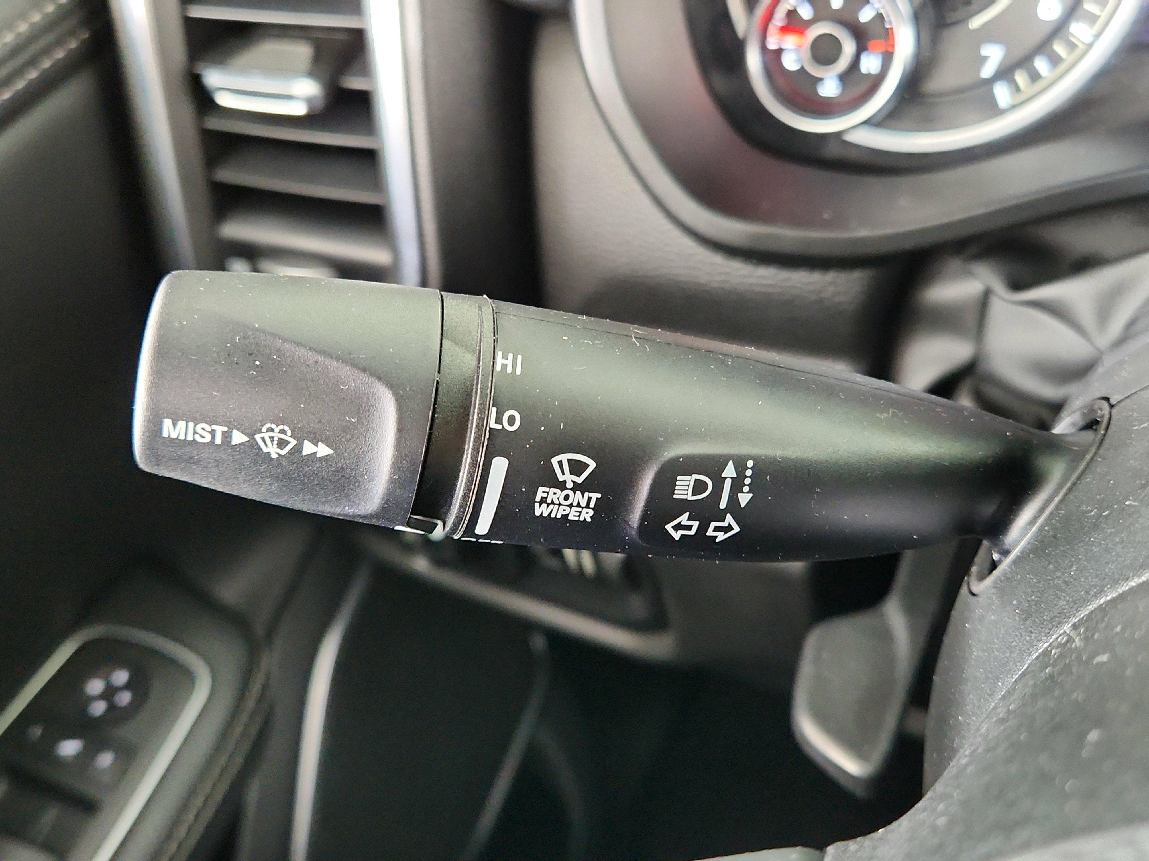 2023 RAM 1500 Laramie Crew Cab 4x4 5'7' Box