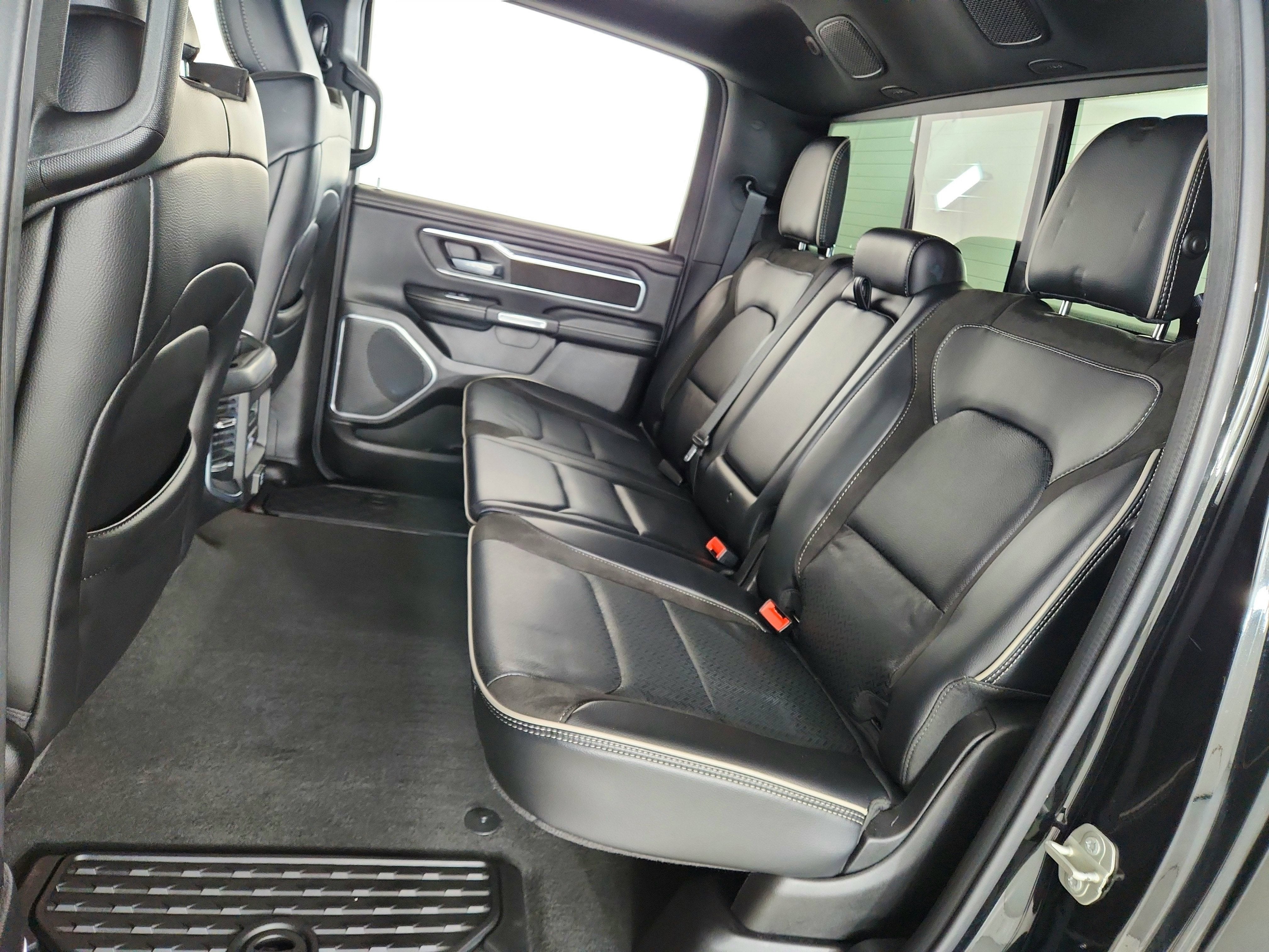 2023 RAM 1500 Laramie Crew Cab 4x4 5'7' Box