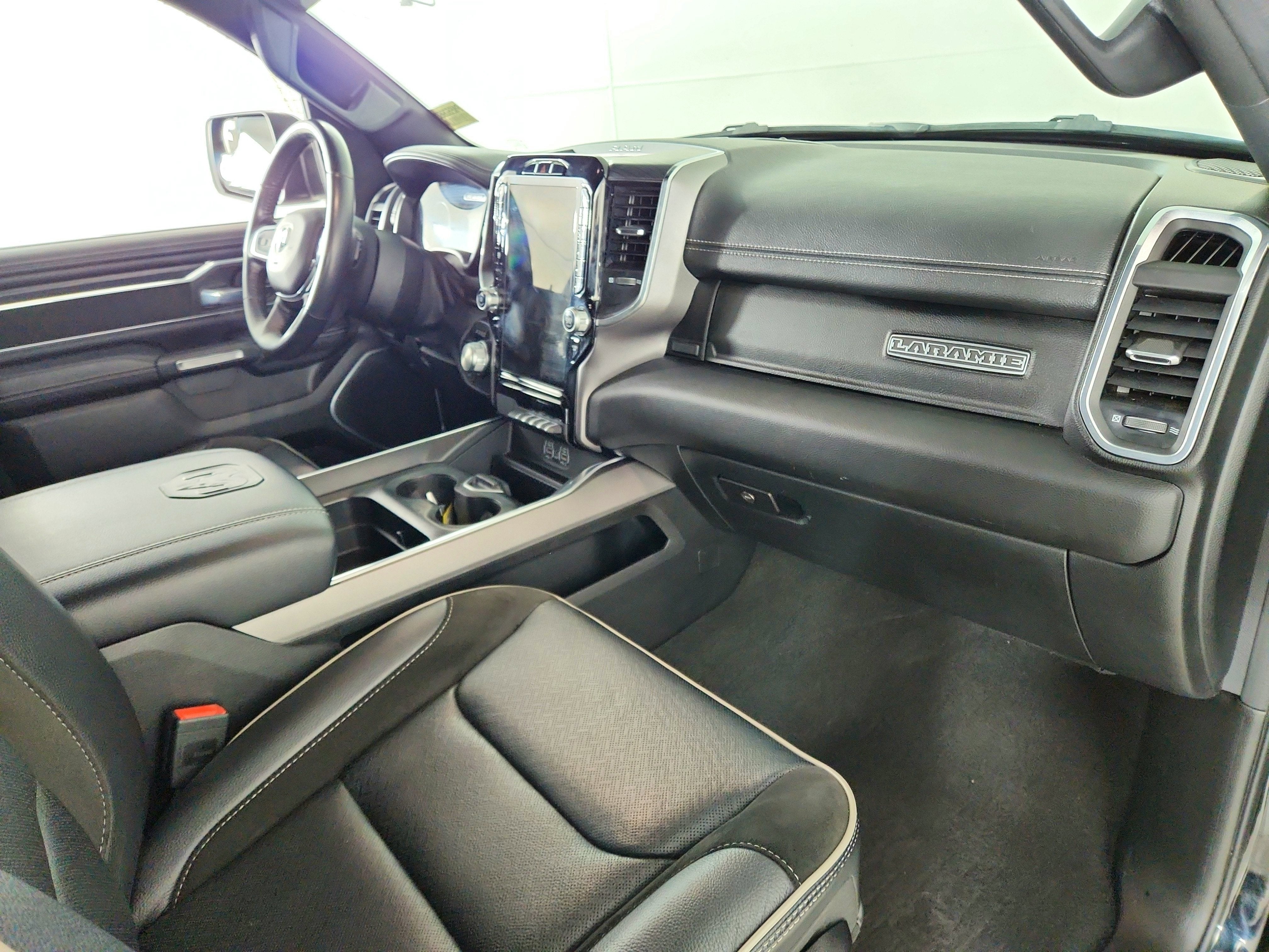 2023 RAM 1500 Laramie Crew Cab 4x4 5'7' Box