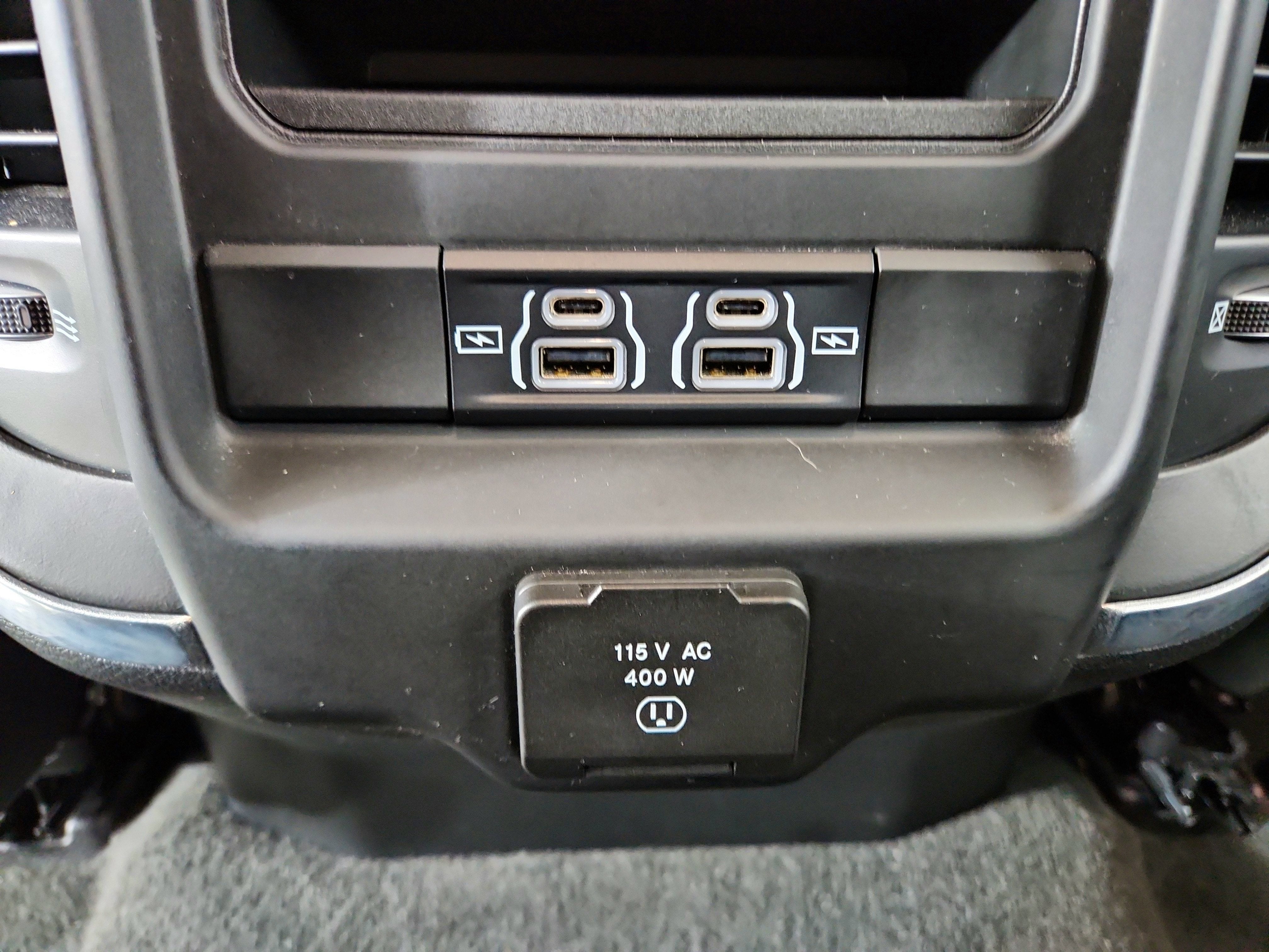 2023 RAM 1500 Laramie Crew Cab 4x4 5'7' Box