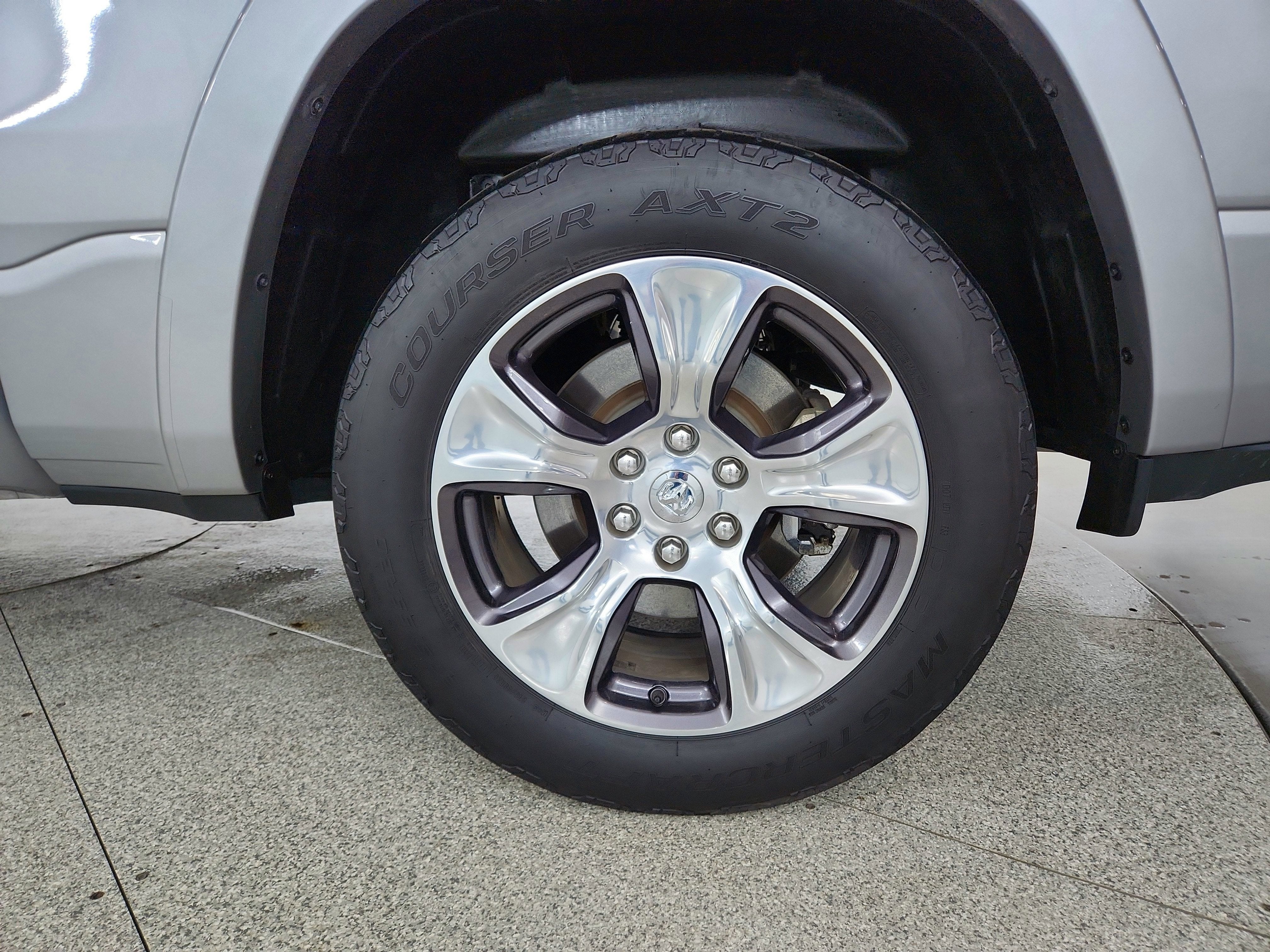 2022 RAM 1500 Laramie Crew Cab 4x4 5'7' Box