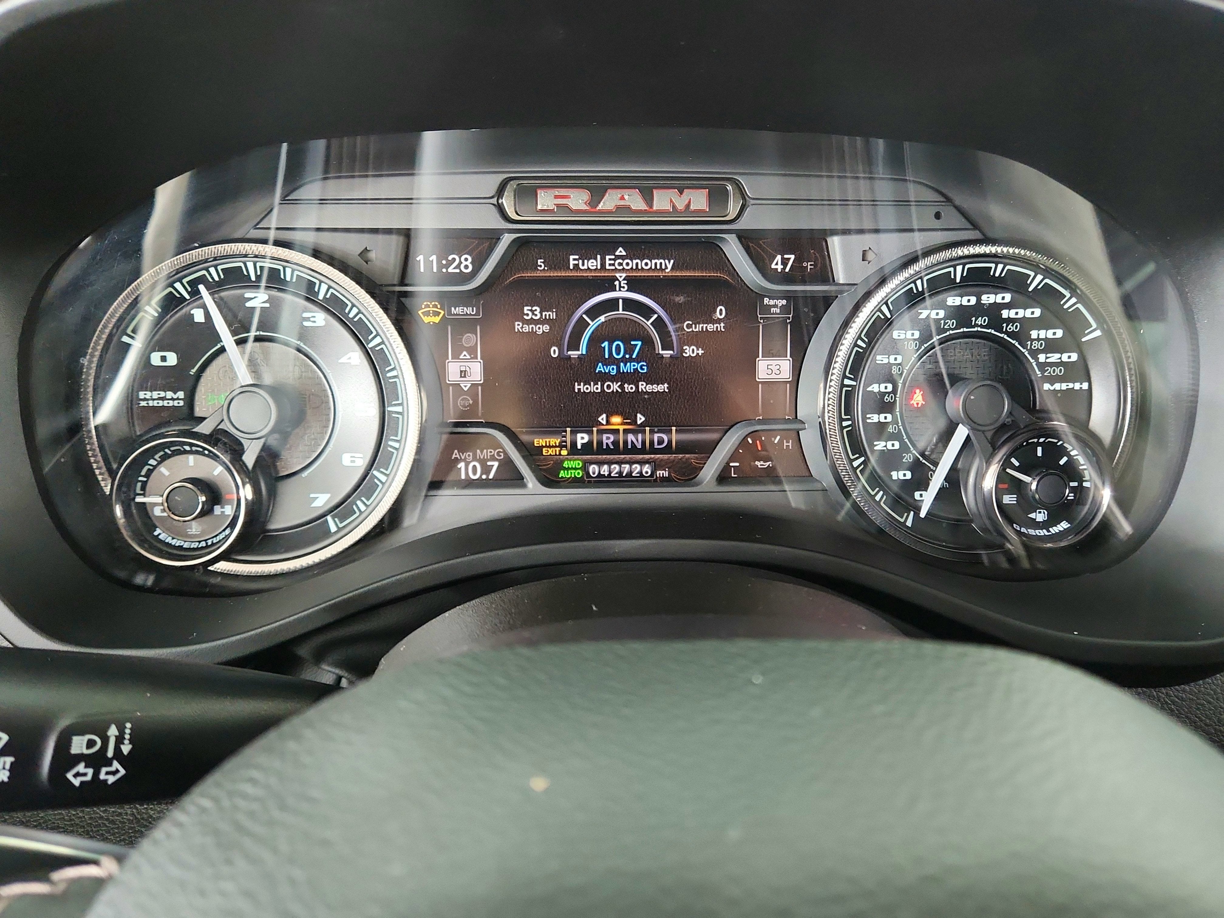2022 RAM 1500 Laramie Crew Cab 4x4 5'7' Box