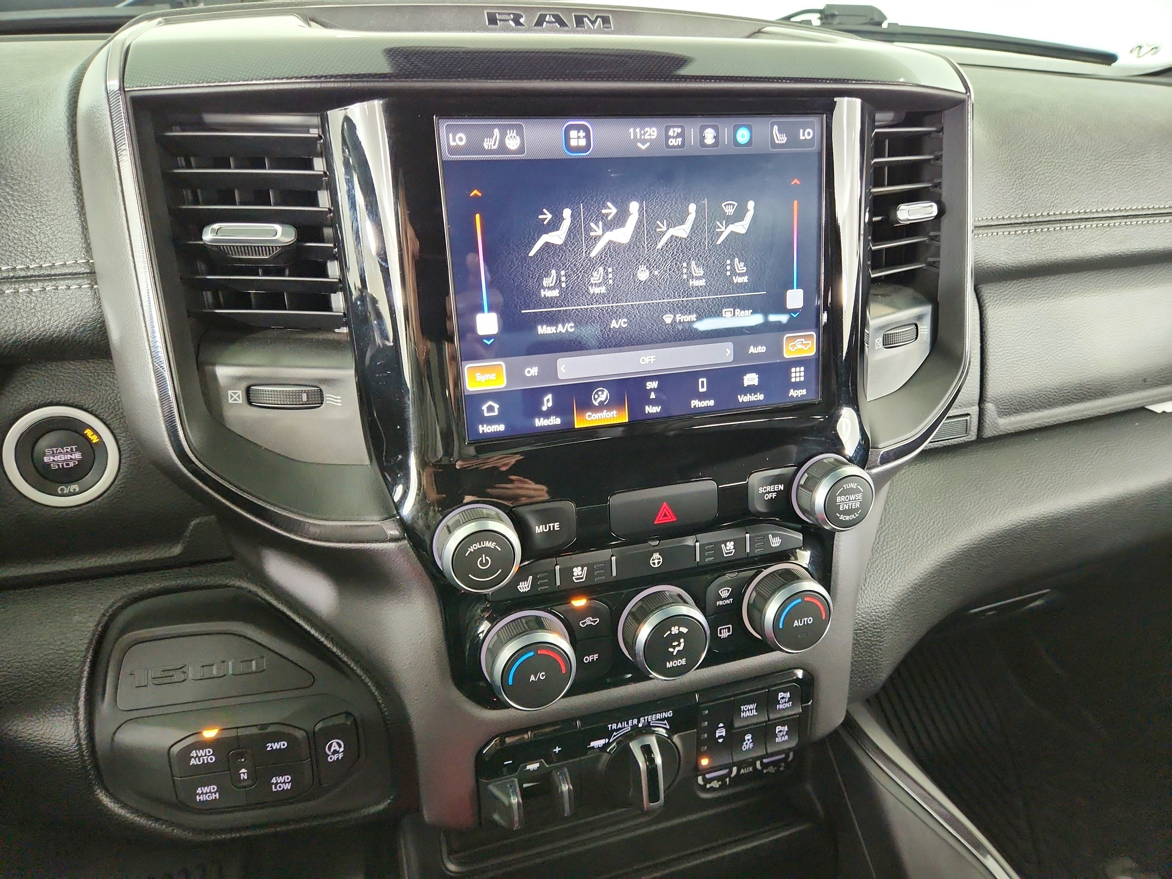 2022 RAM 1500 Laramie Crew Cab 4x4 5'7' Box