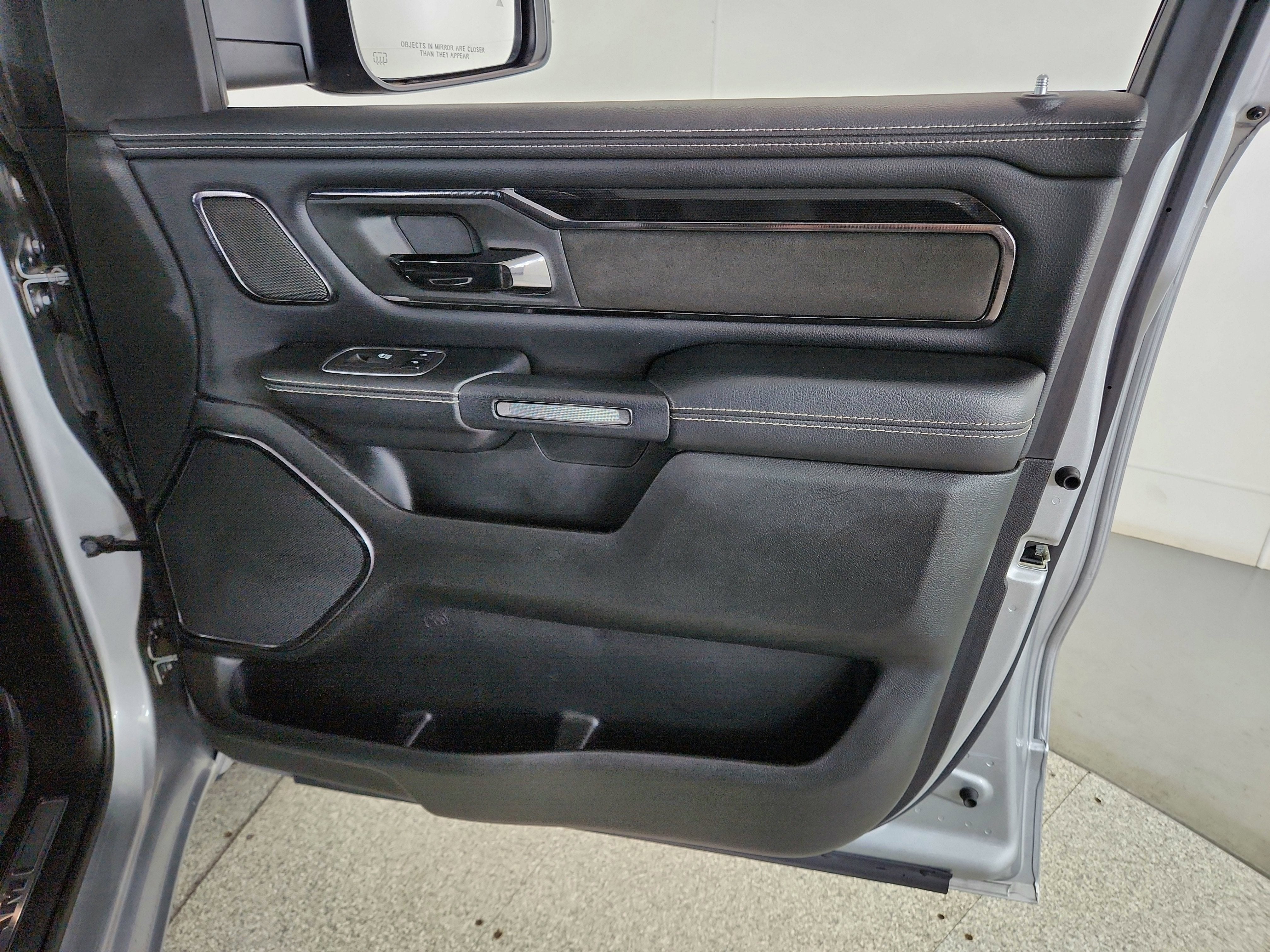 2022 RAM 1500 Laramie Crew Cab 4x4 5'7' Box